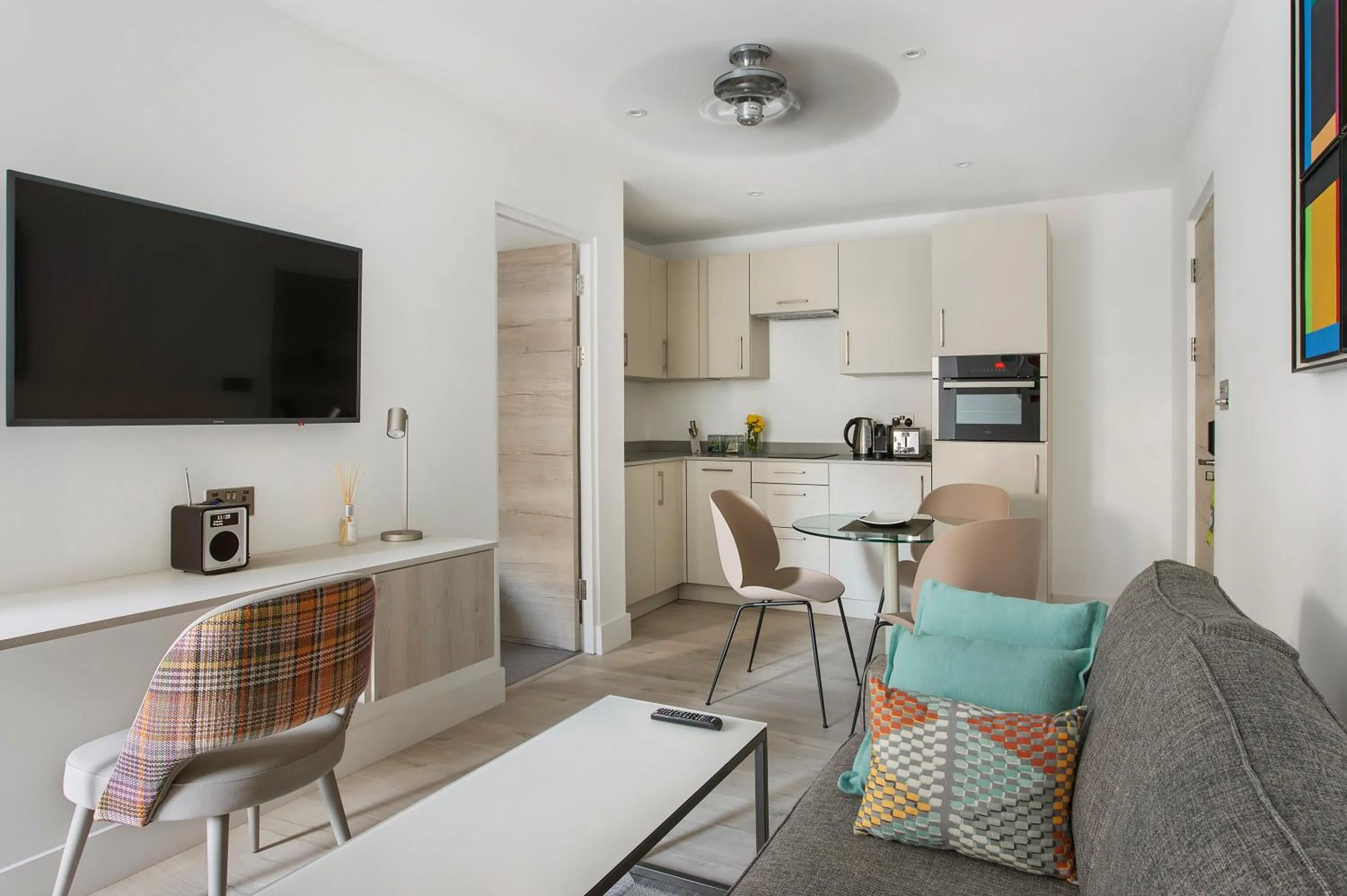 TV and multimedia in Q Square by Supercity Aparthotels