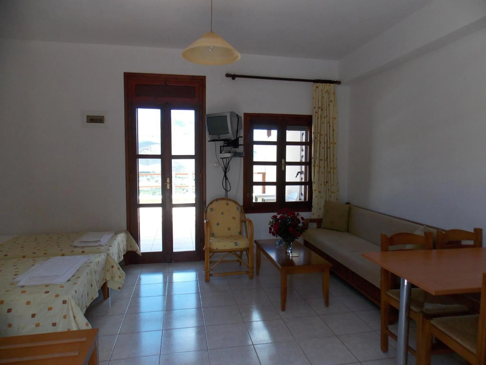 Shower, Bed in Kato Zakros Palace Apartments