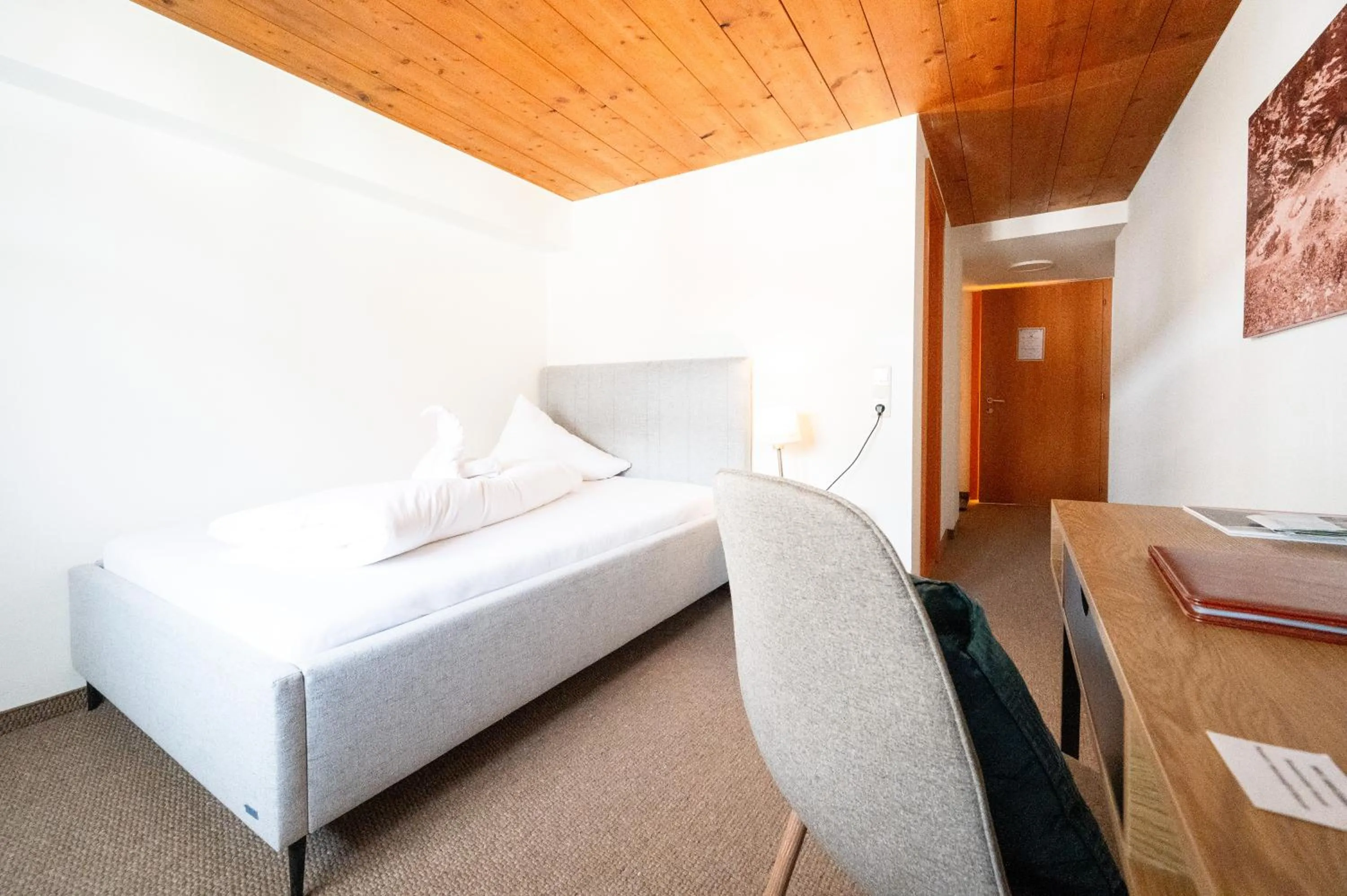 Photo of the whole room, Bed in Gasthaus Rössle