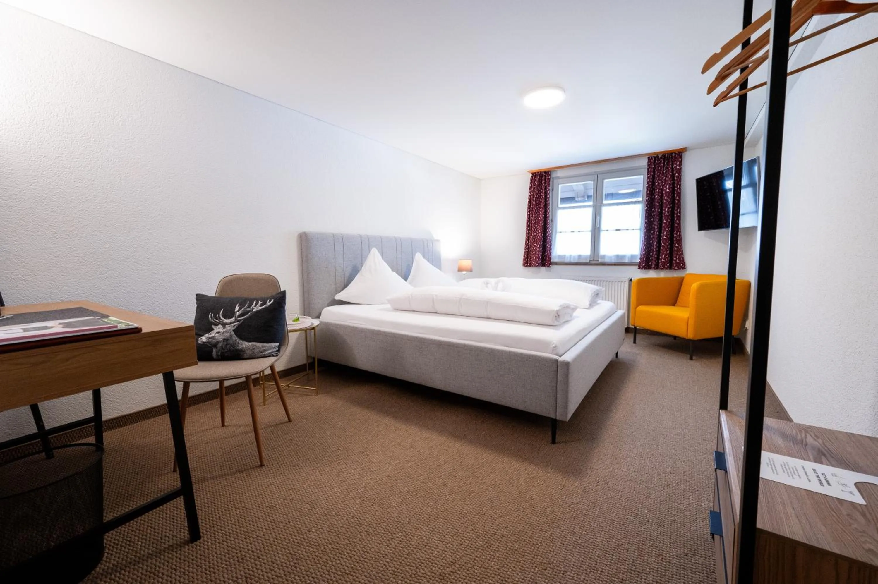 Photo of the whole room, Bed in Gasthaus Rössle