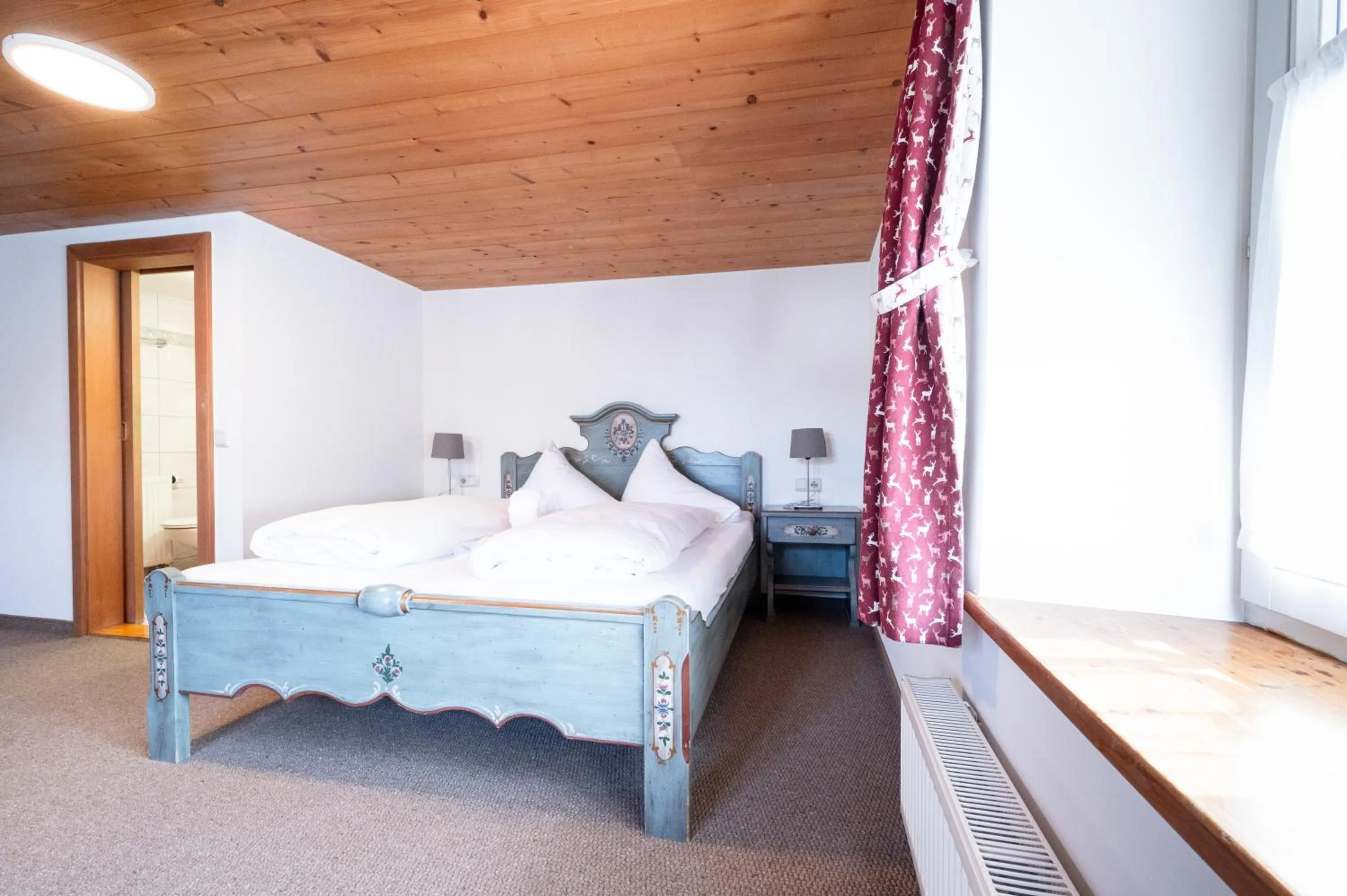 Photo of the whole room, Bed in Gasthaus Rössle