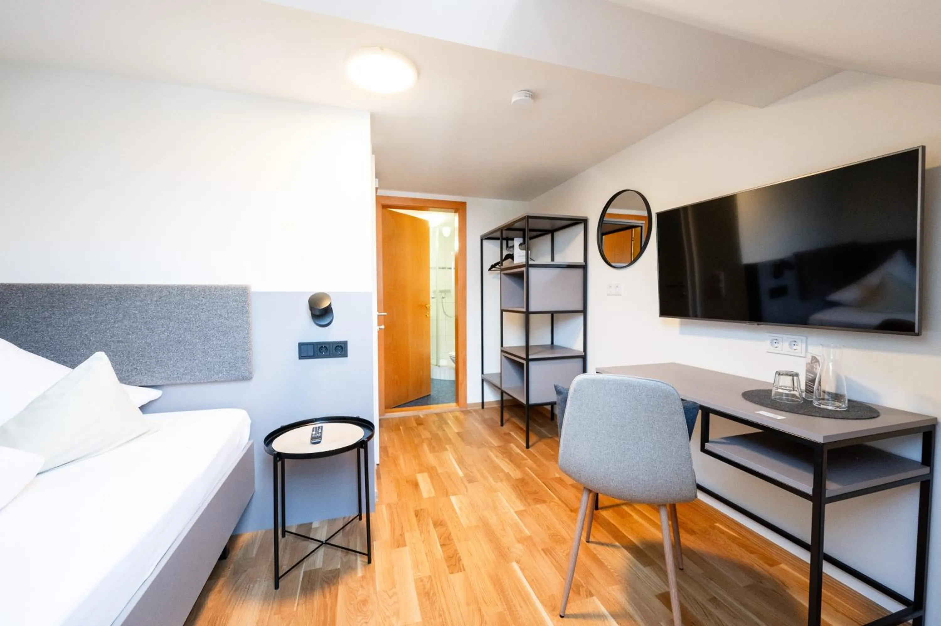 Photo of the whole room, Bed in Gasthaus Rössle