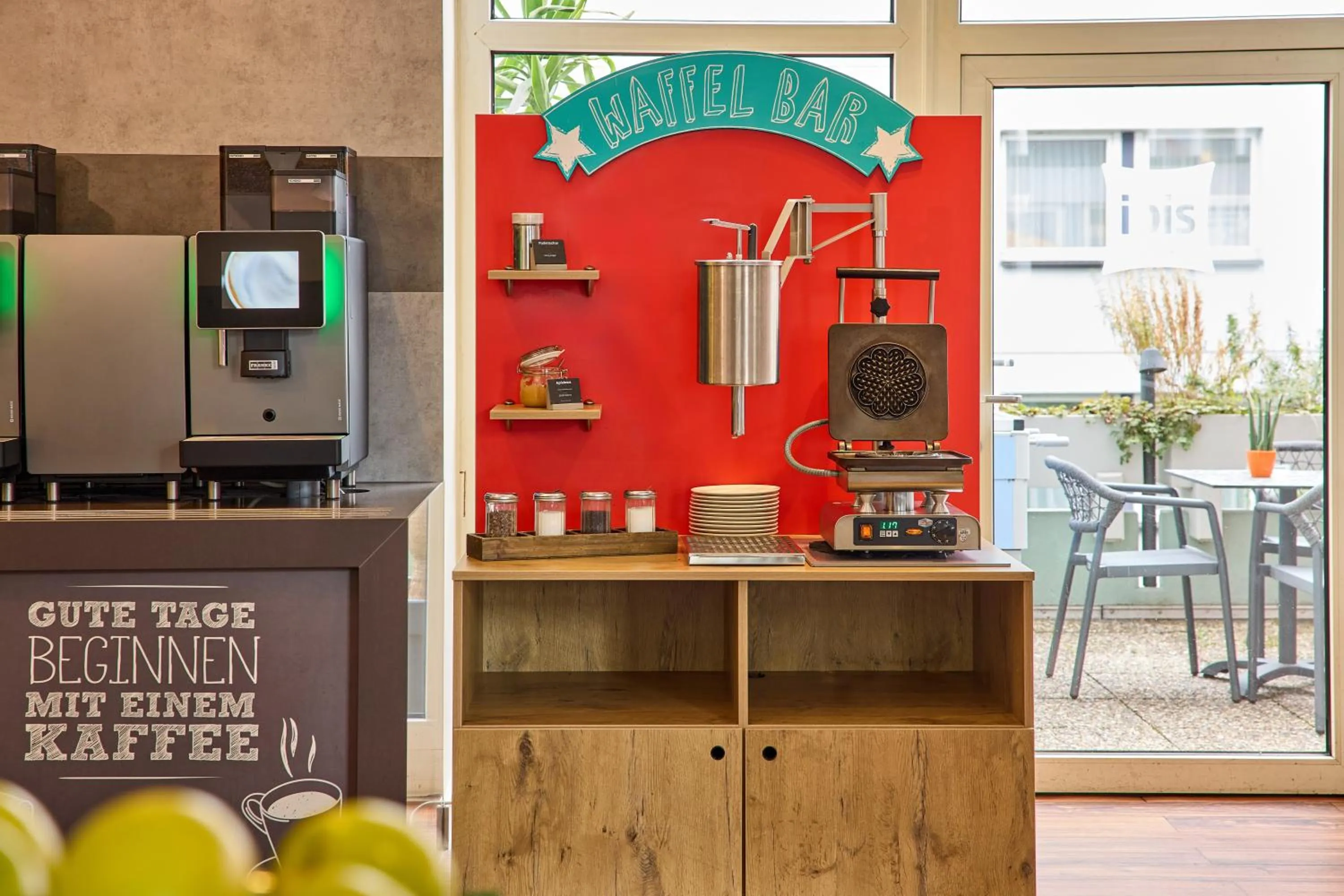 Breakfast in ibis Hotel Düsseldorf Hauptbahnhof