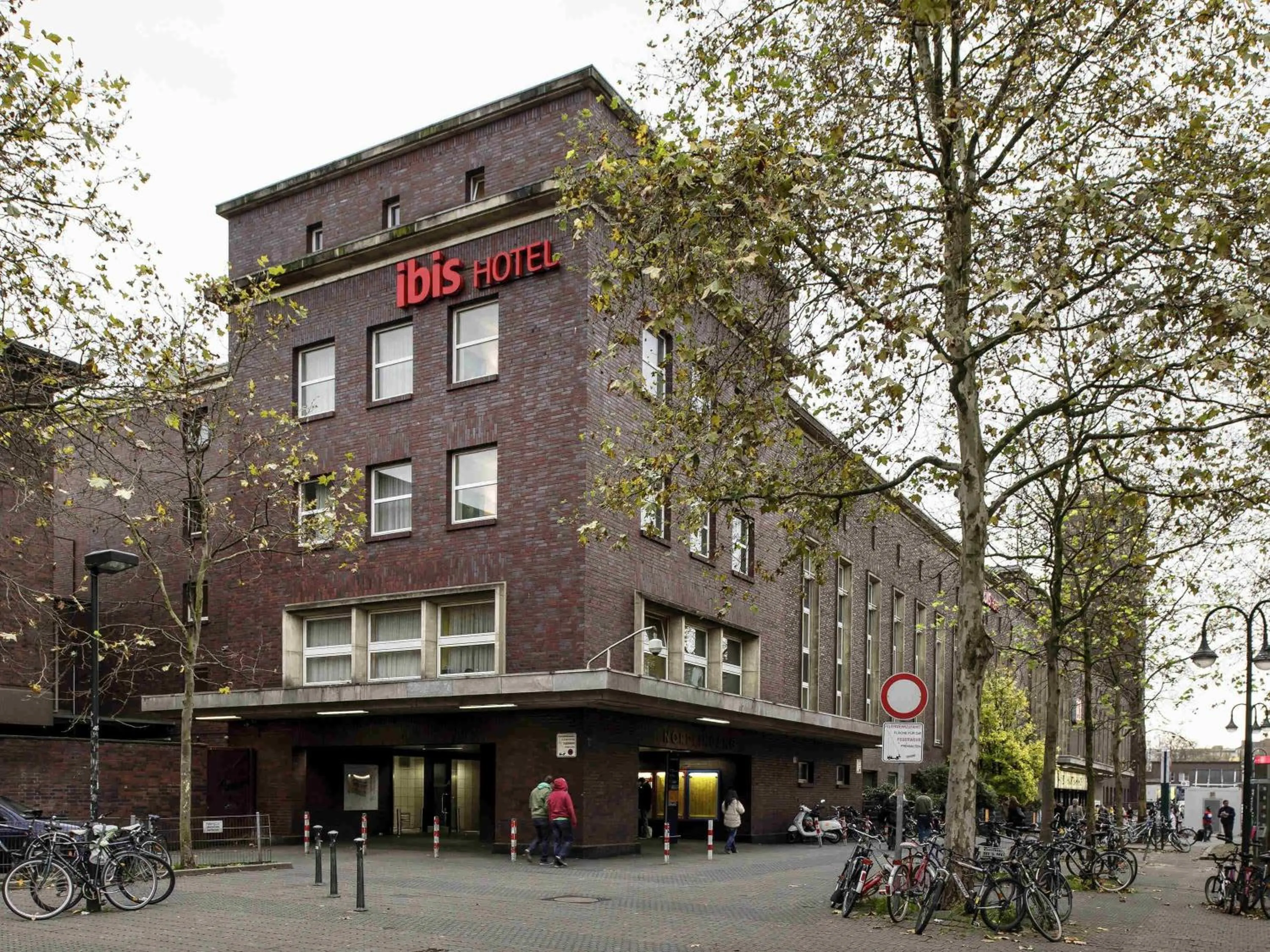 Property building in ibis Hotel Düsseldorf Hauptbahnhof