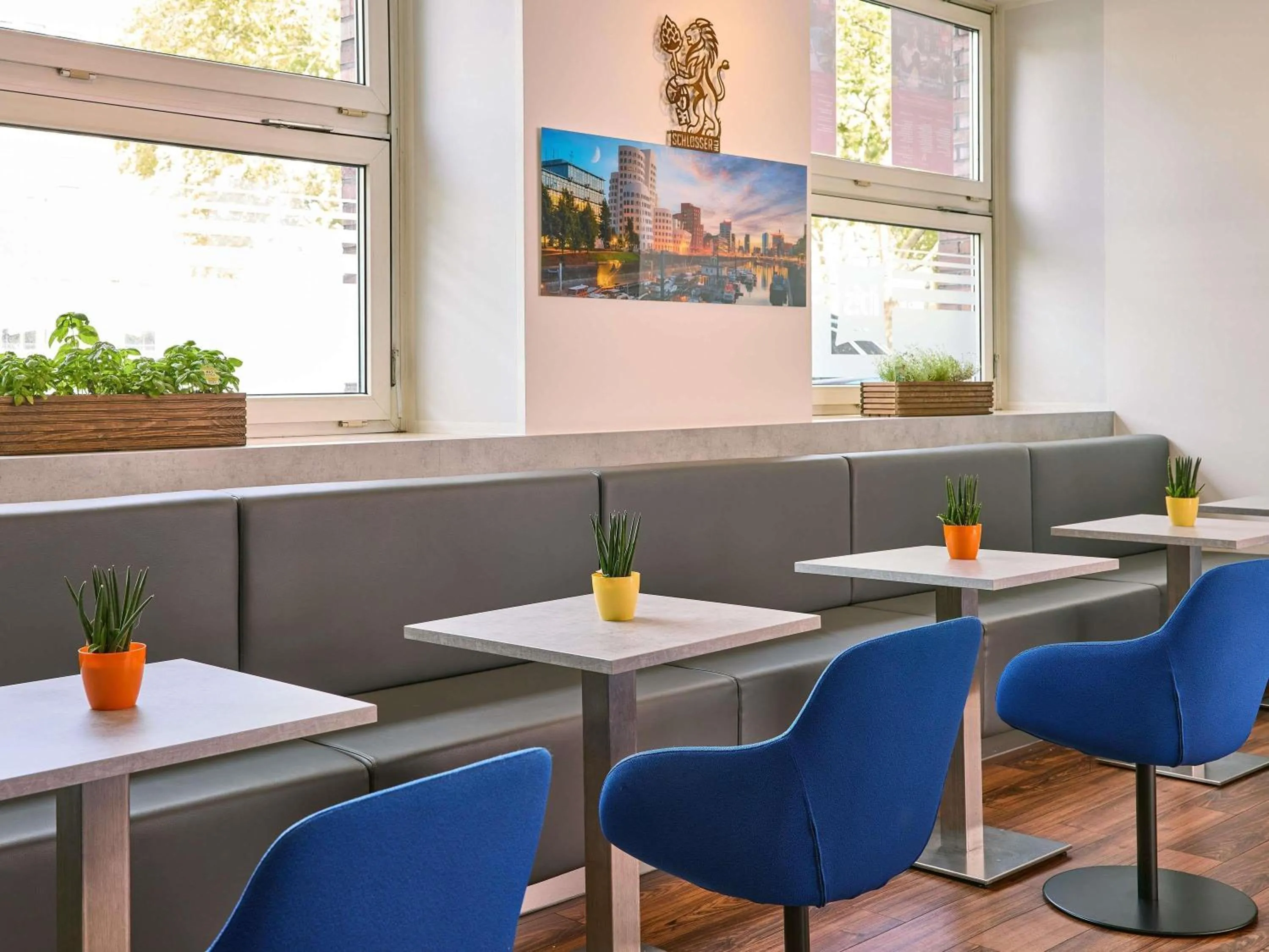 Property building in ibis Hotel Düsseldorf Hauptbahnhof