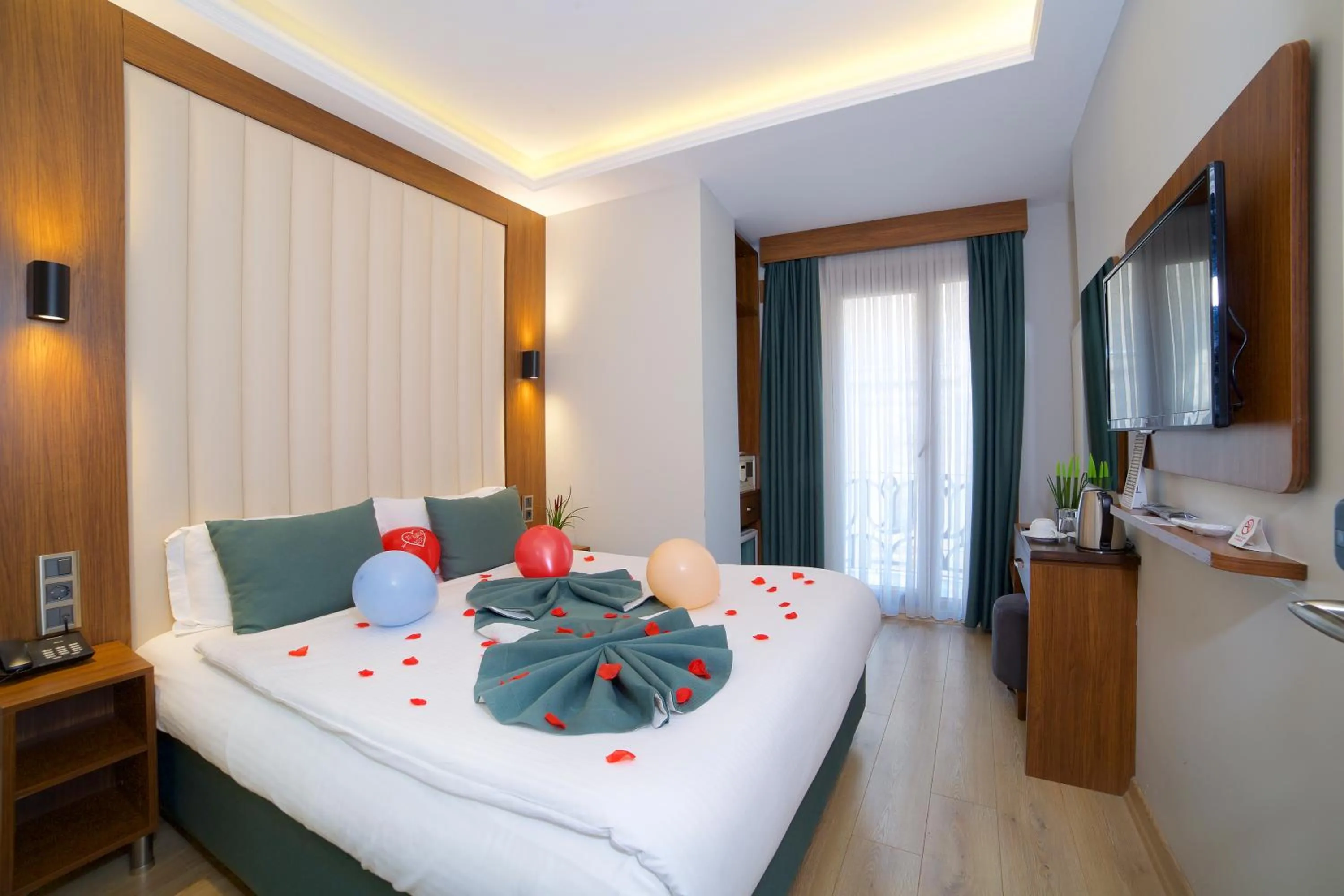 Photo of the whole room, Bed in Hotel Black Tulip