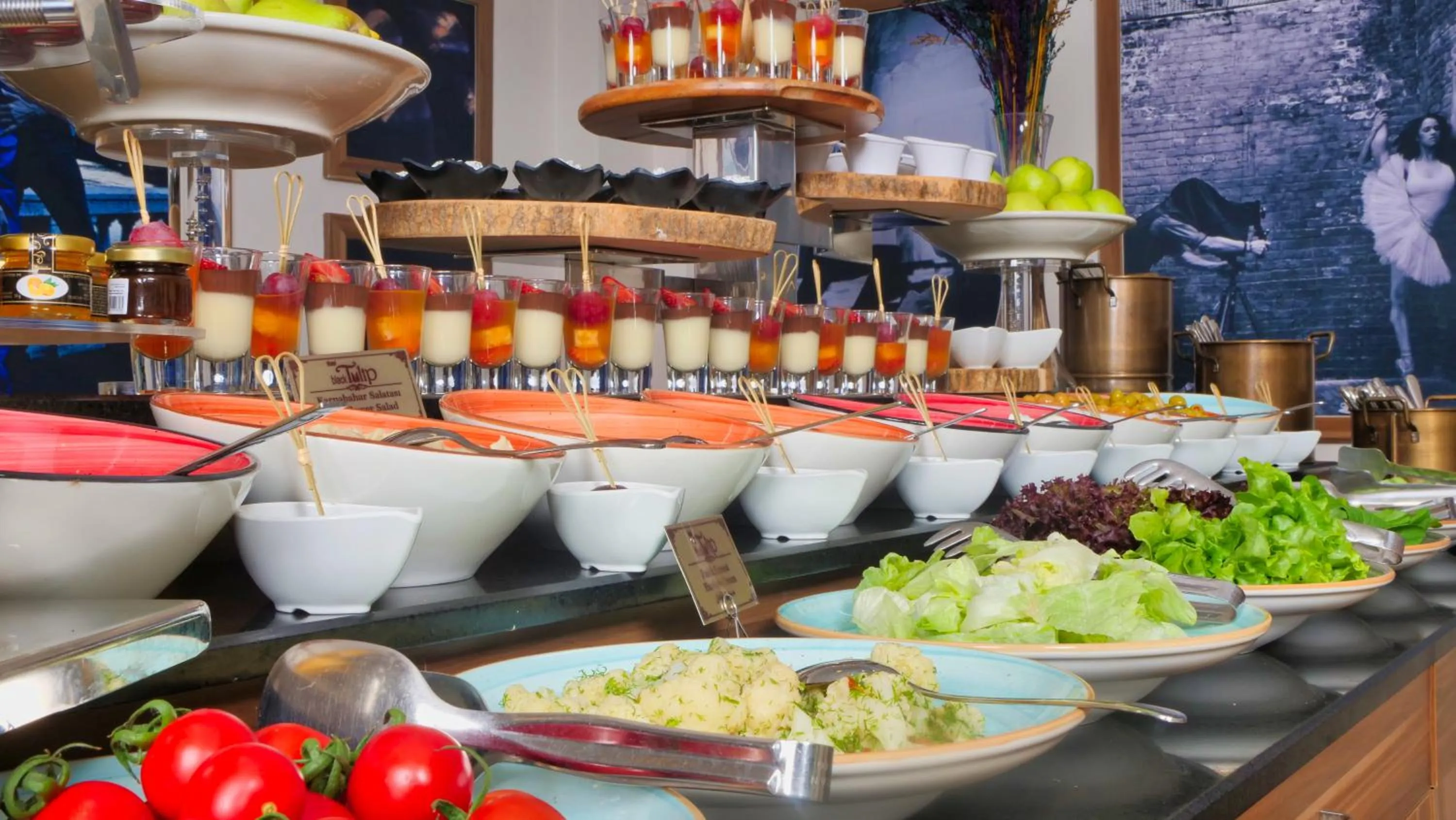 Breakfast in Hotel Black Tulip