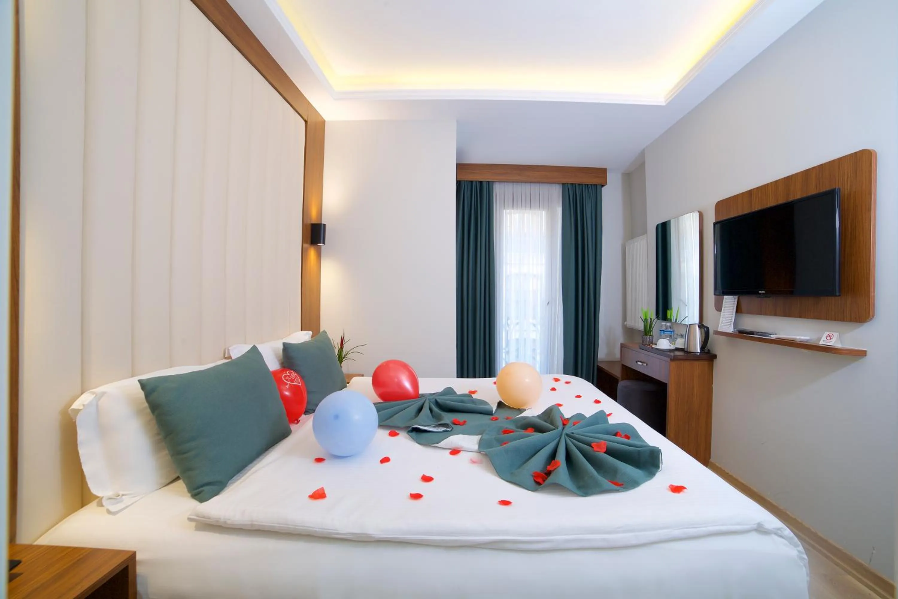 Photo of the whole room, Bed in Hotel Black Tulip