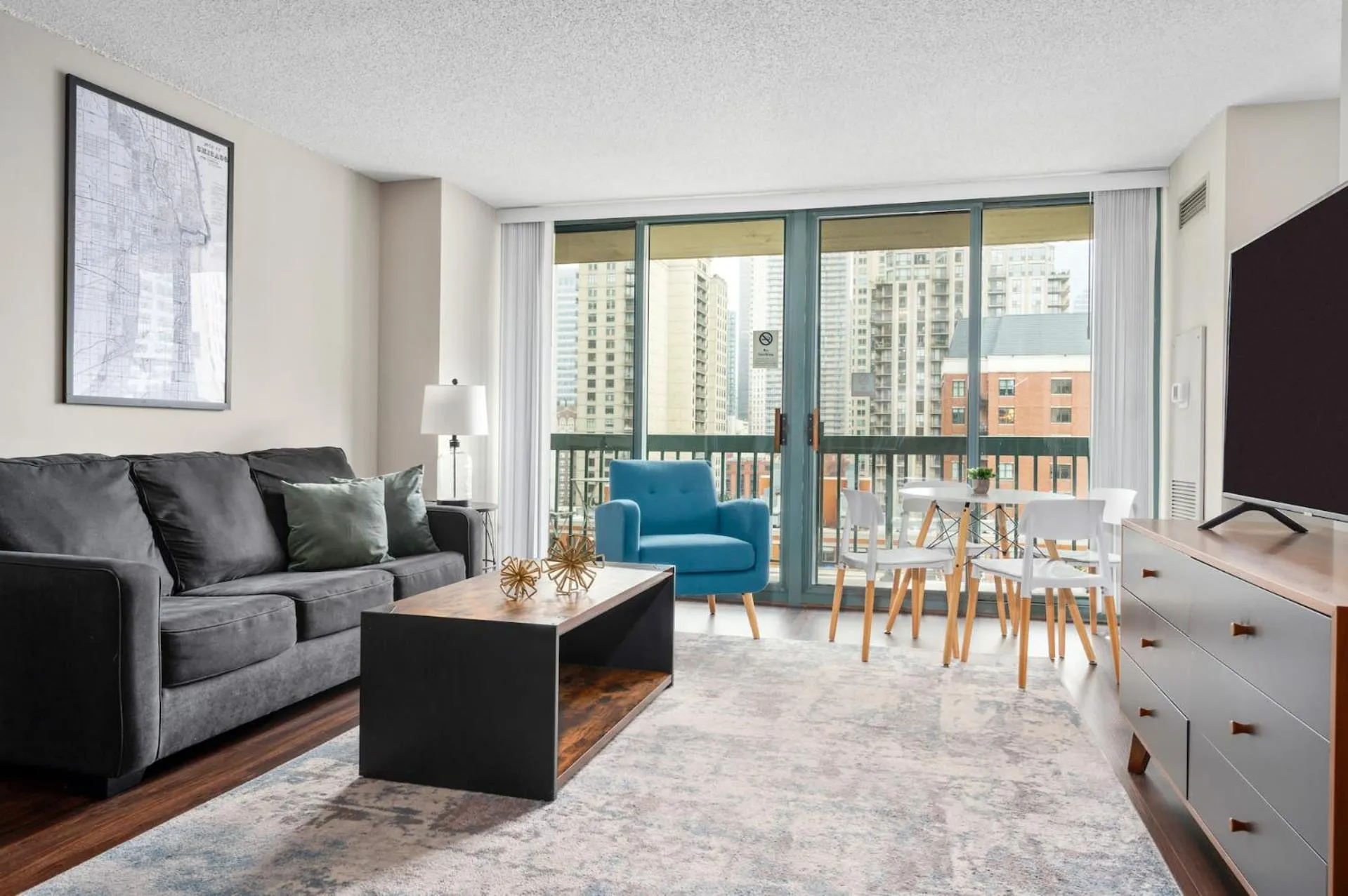 Living room in Kasa Magnificent Mile Chicago