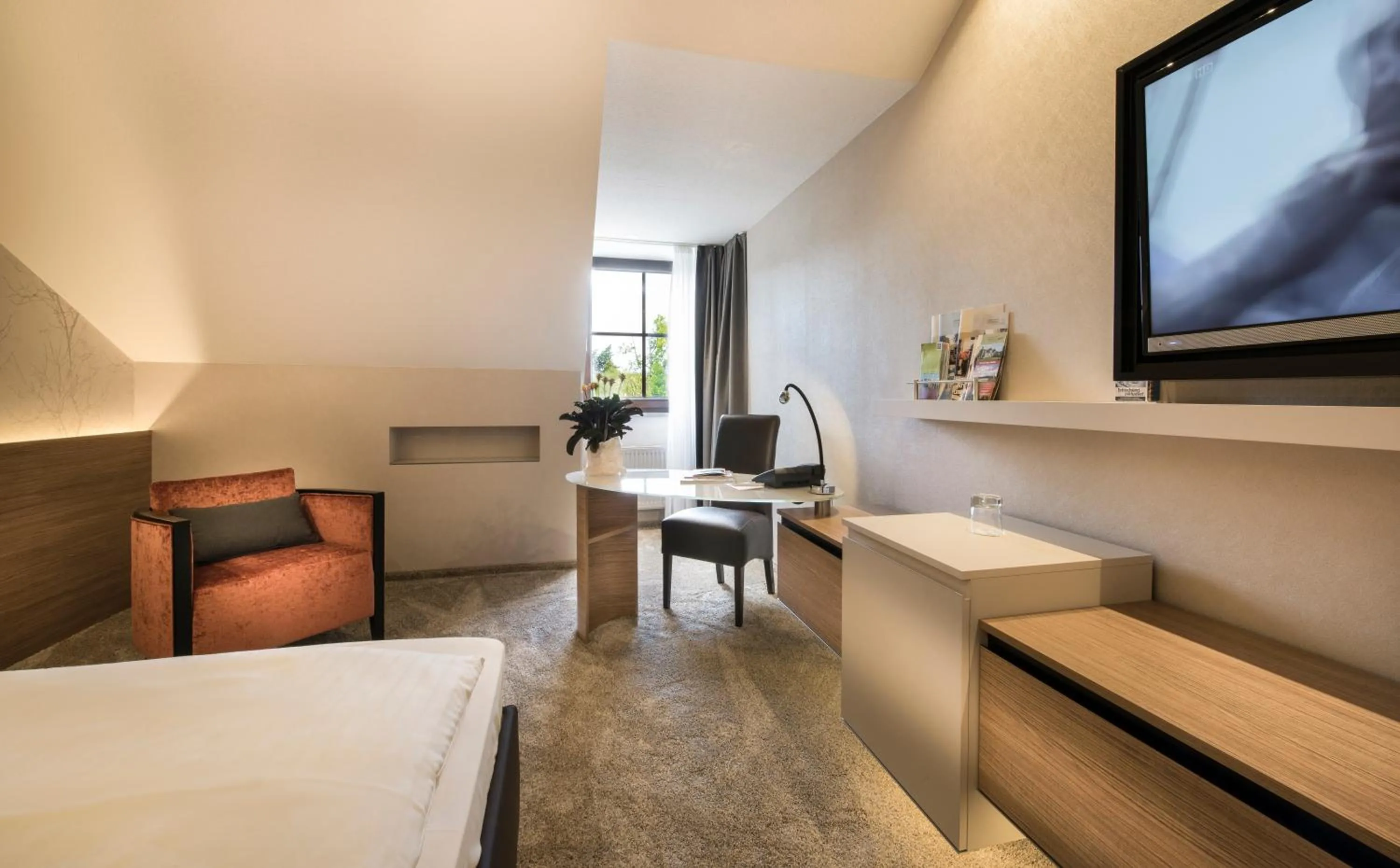 Bed in Land & Golf Hotel Stromberg