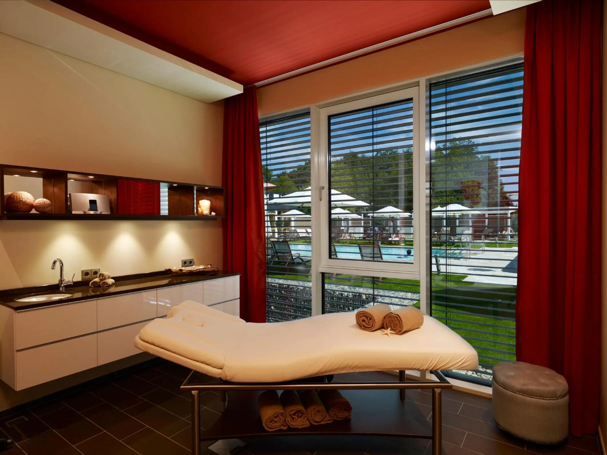 Spa and wellness centre/facilities in Land & Golf Hotel Stromberg