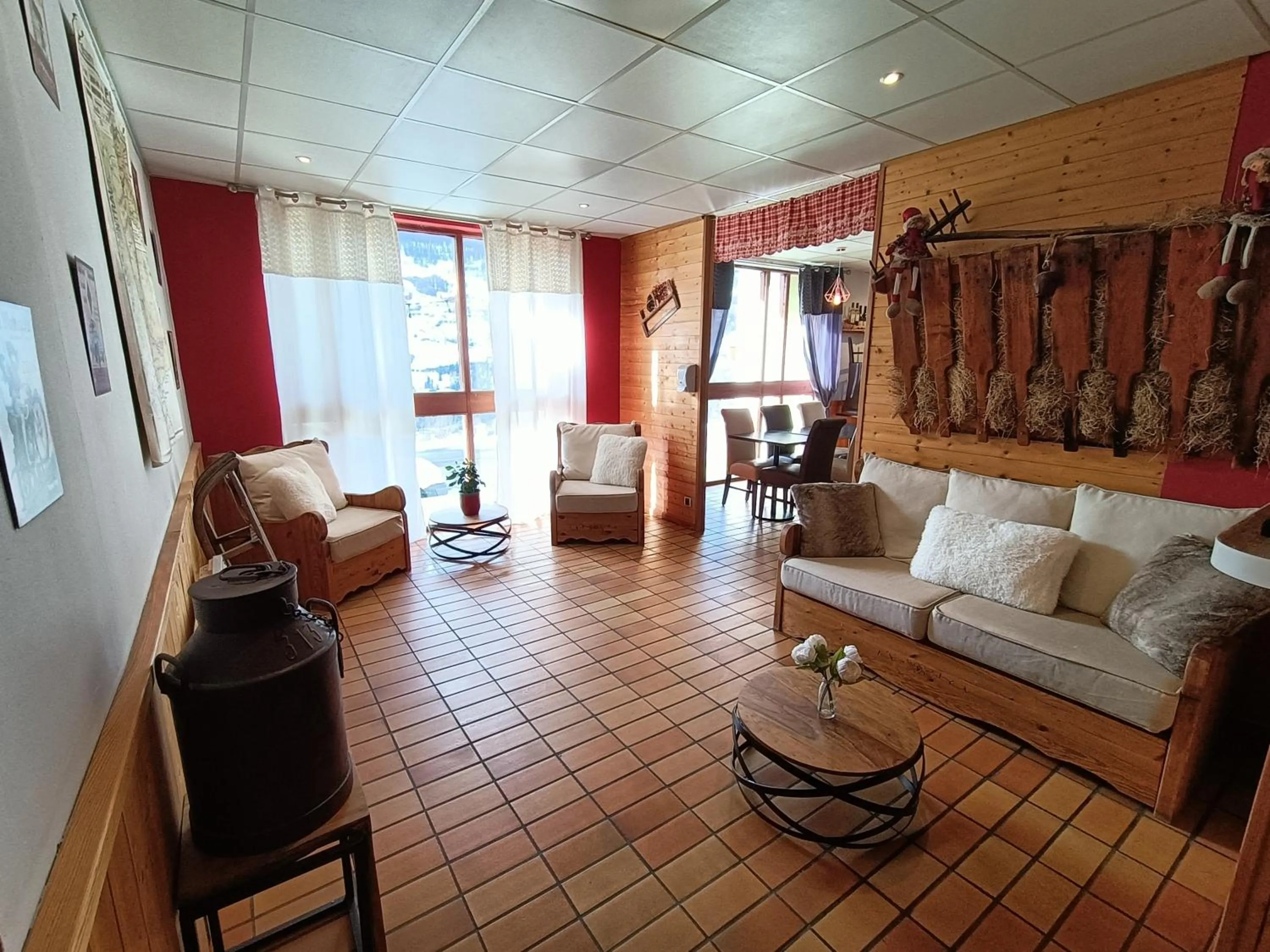 Property building in Hotel Plein Soleil