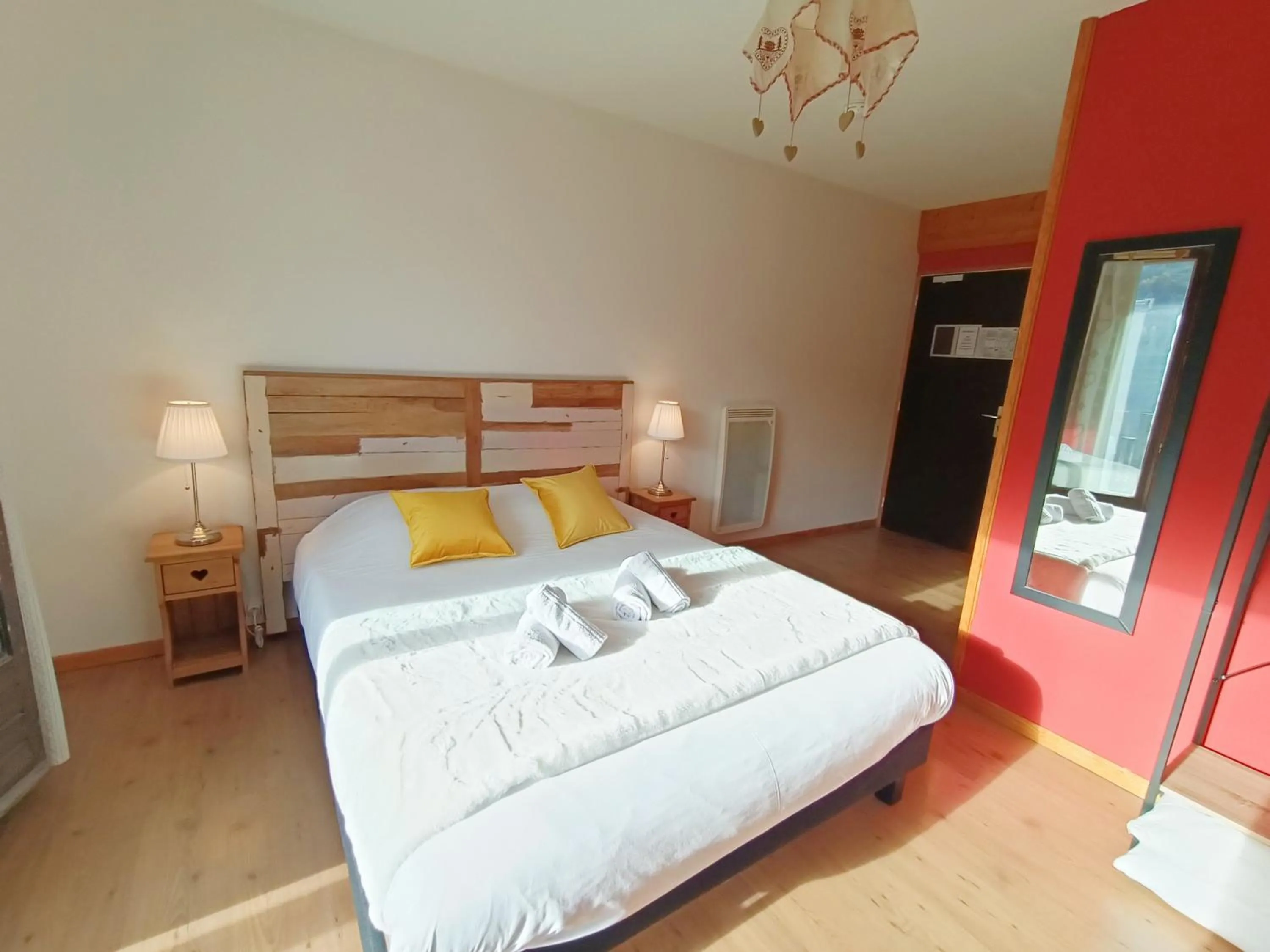 Bedroom, Bed in Hotel Plein Soleil