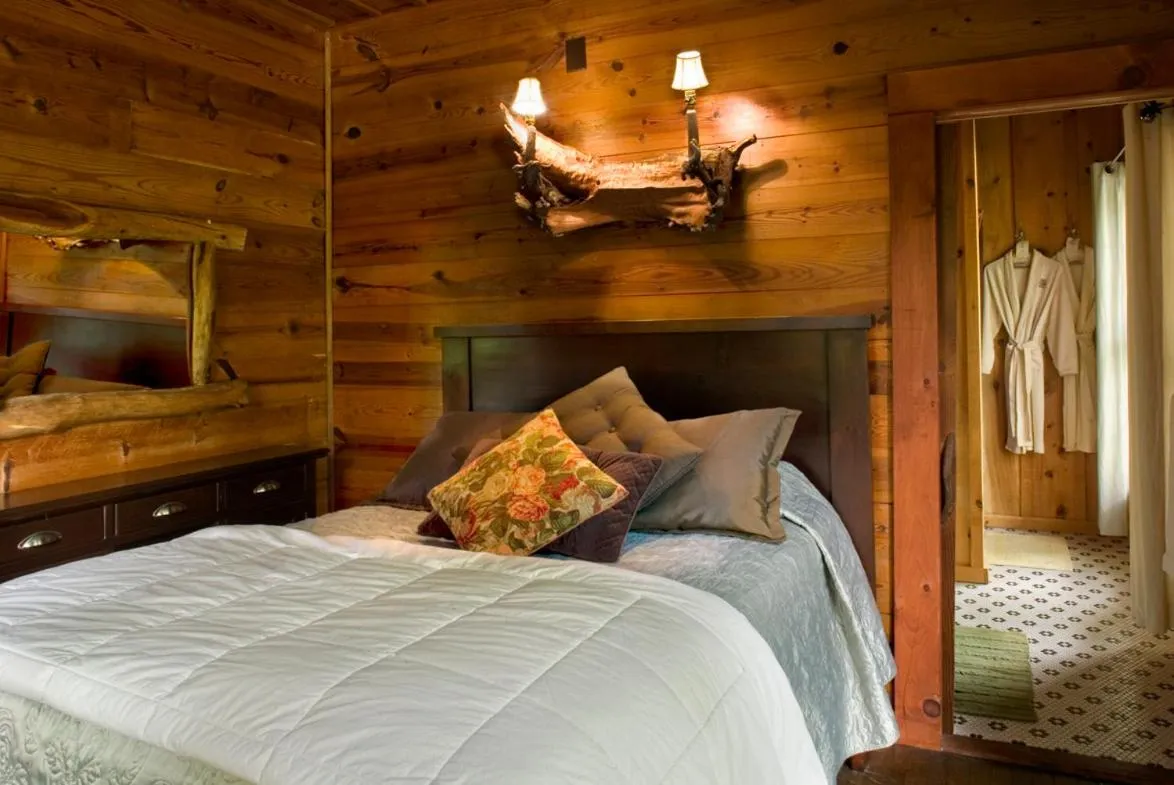 Bed in Lake Rabun Hotel