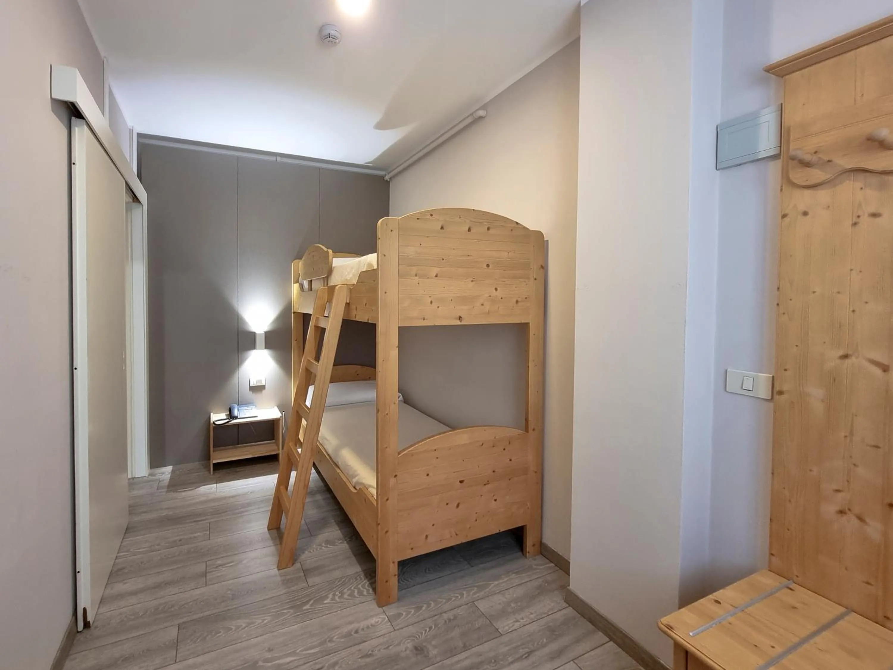 bunk bed, Bed in Hotel Alla Fonte