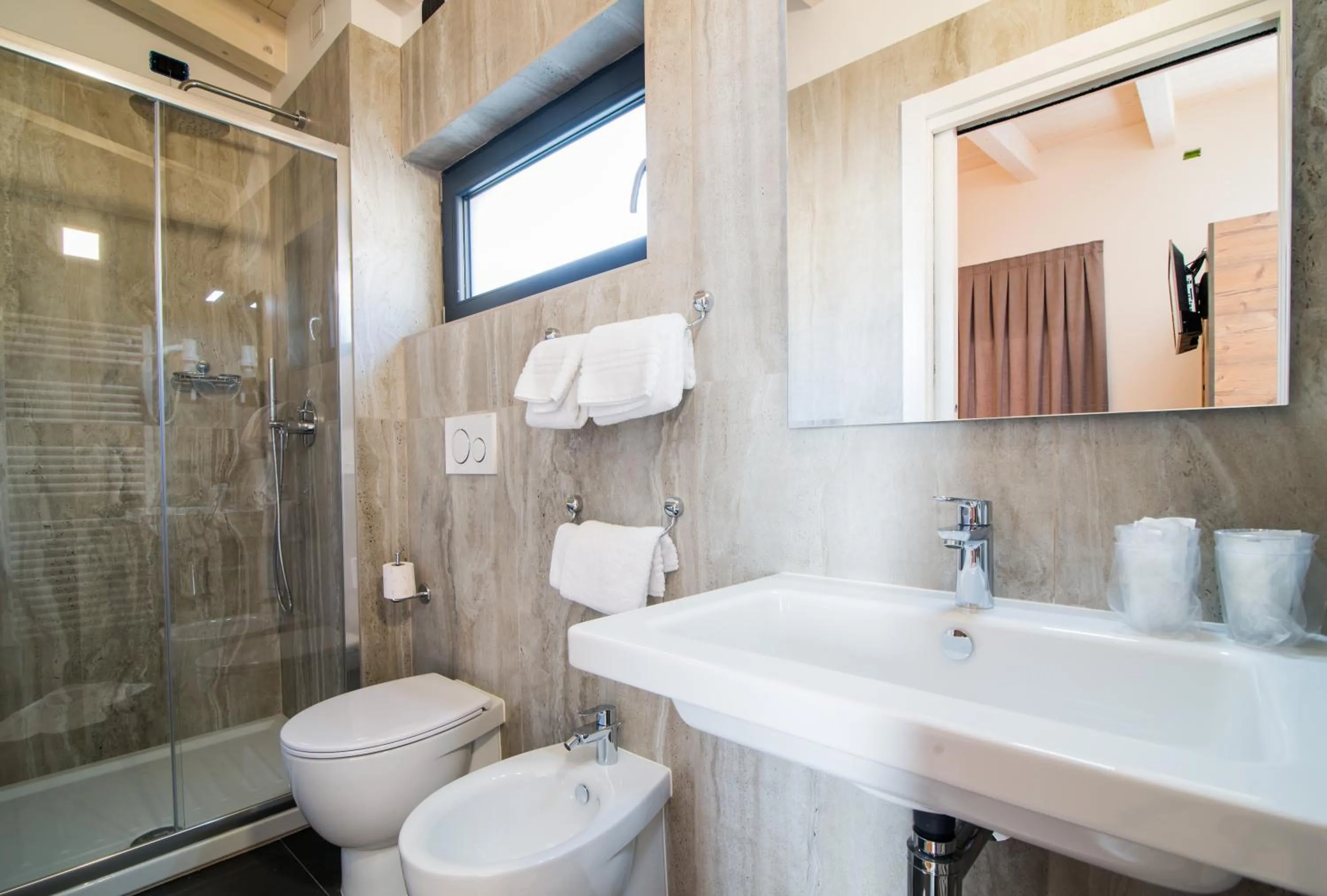 Shower in Hotel Alla Fonte