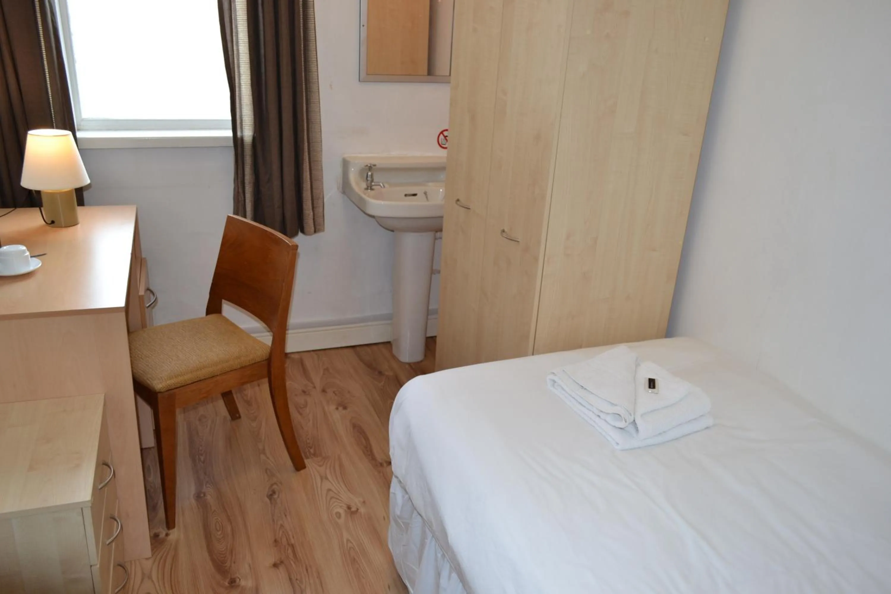 Photo of the whole room, Bed in Croft Hotel