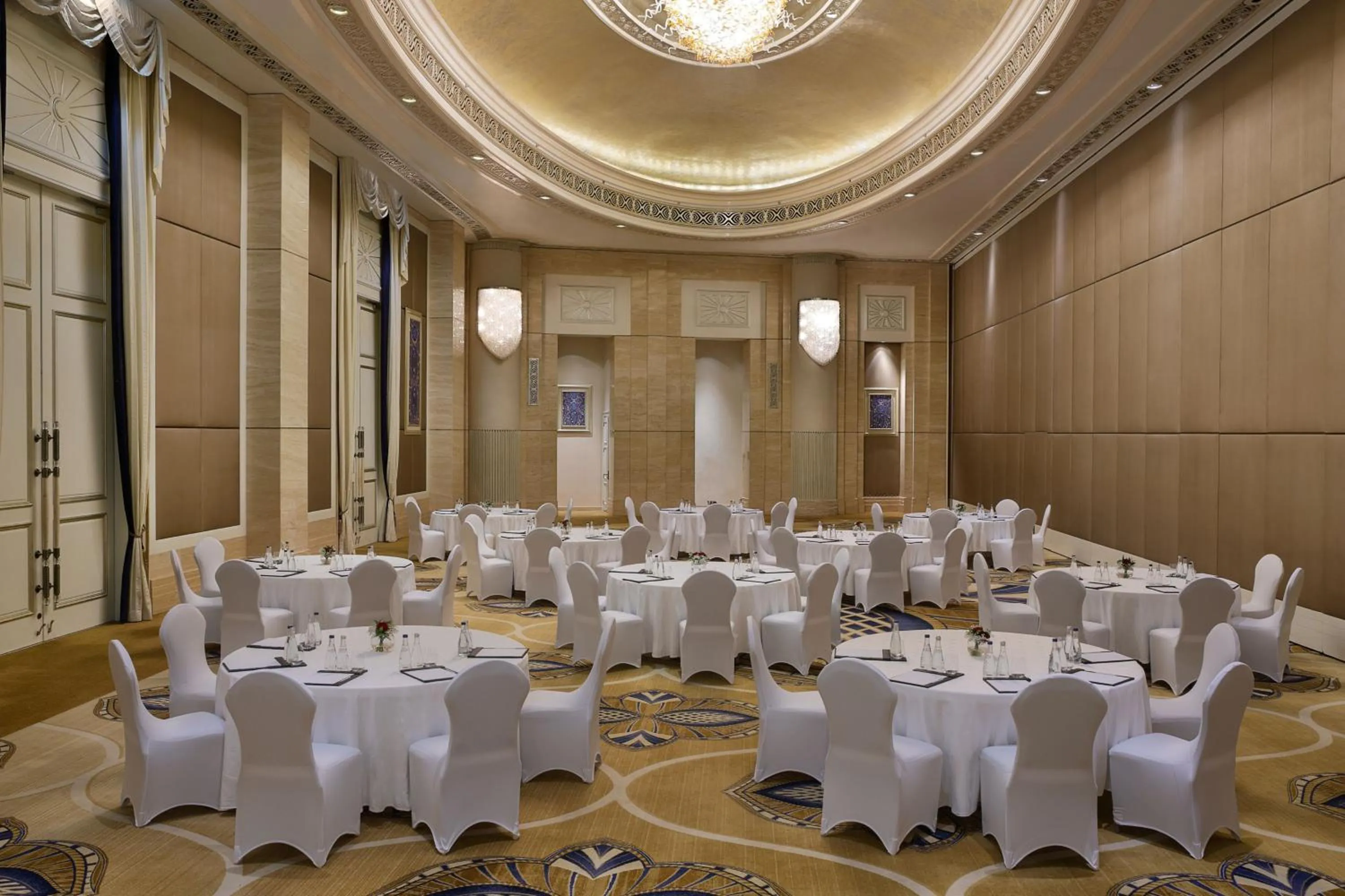 Meeting/conference room in The St. Regis Abu Dhabi