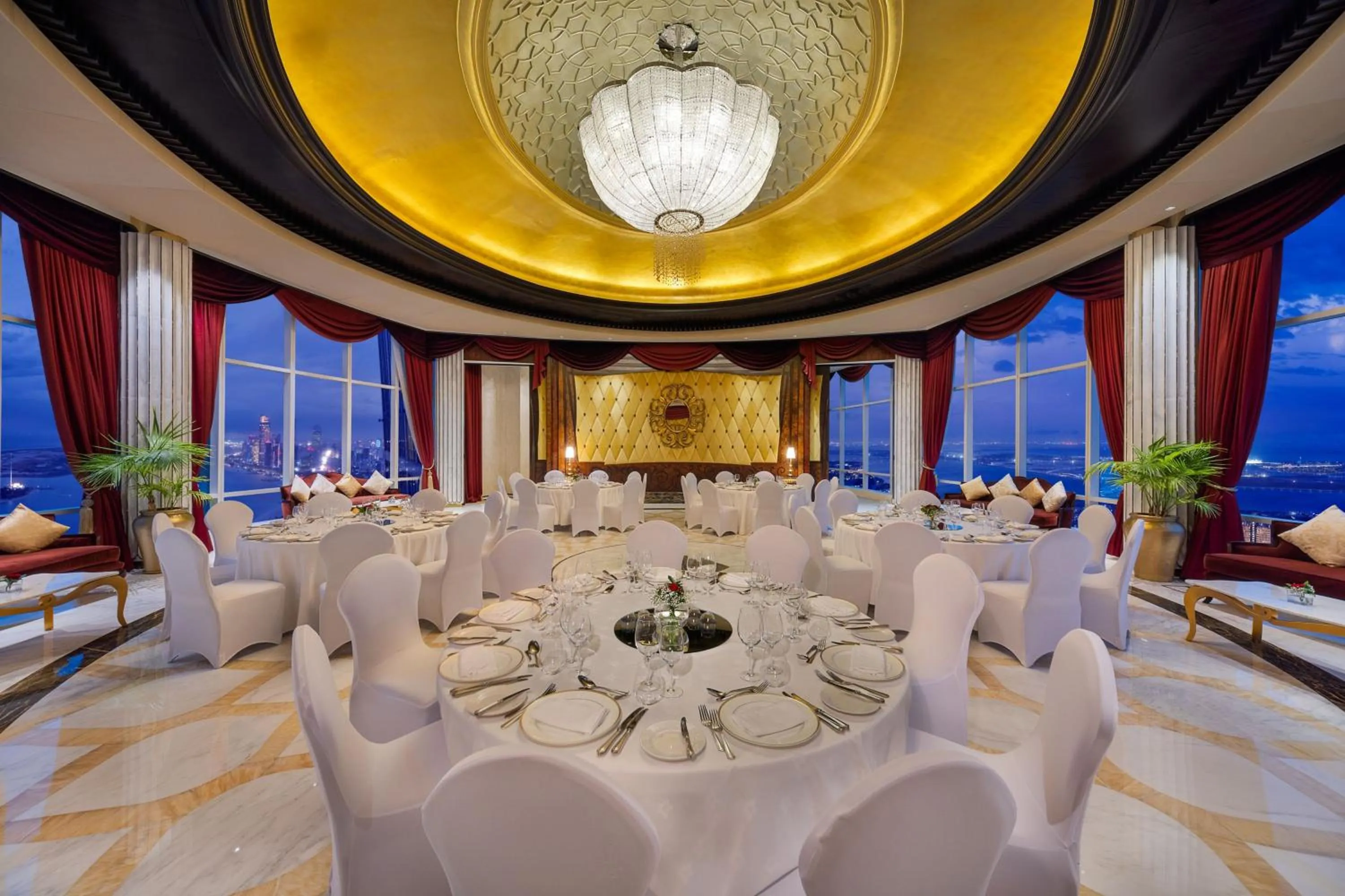Restaurant/places to eat in The St. Regis Abu Dhabi
