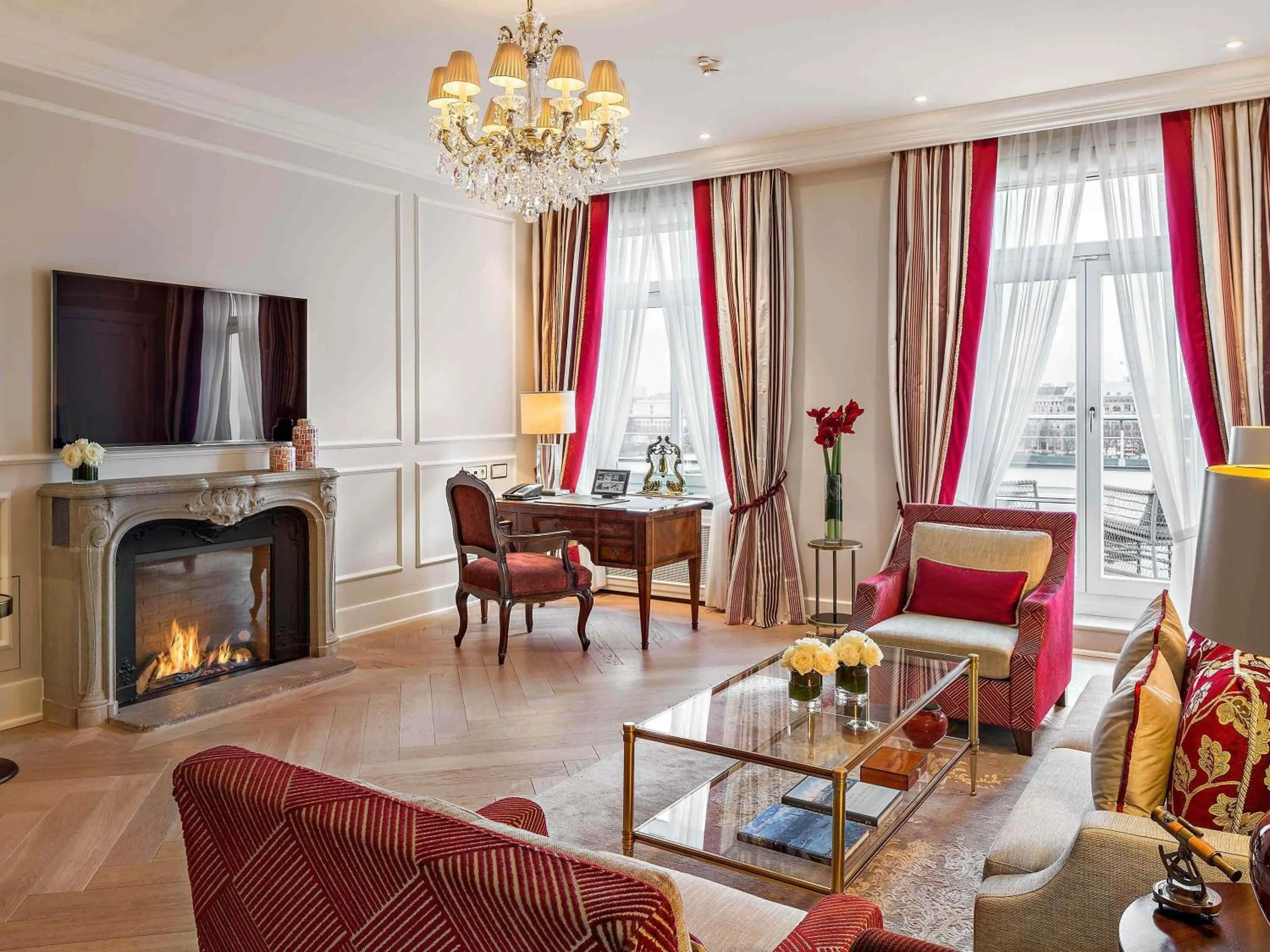 Bedroom in Fairmont Hotel Vier Jahreszeiten