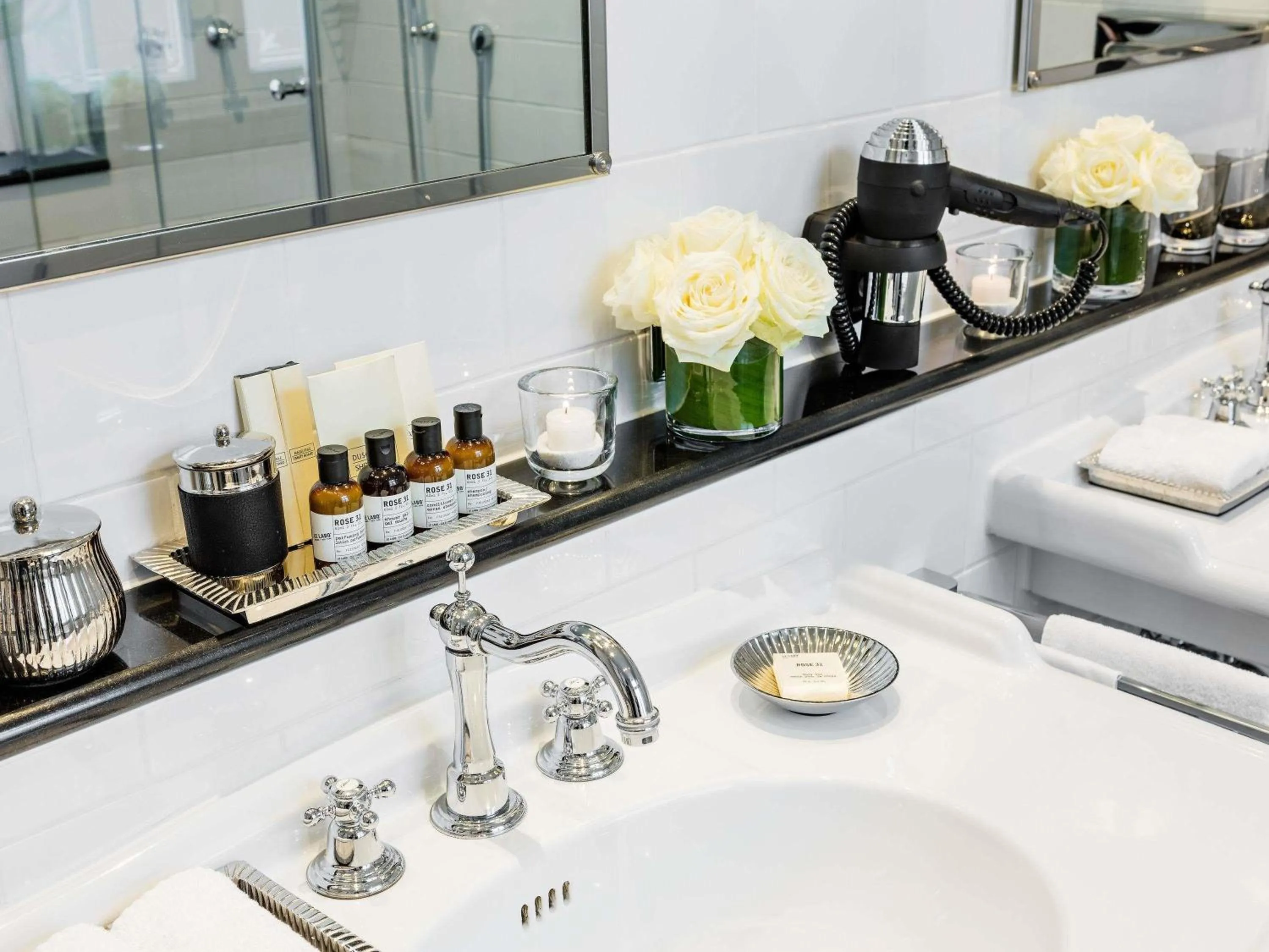 Bedroom in Fairmont Hotel Vier Jahreszeiten