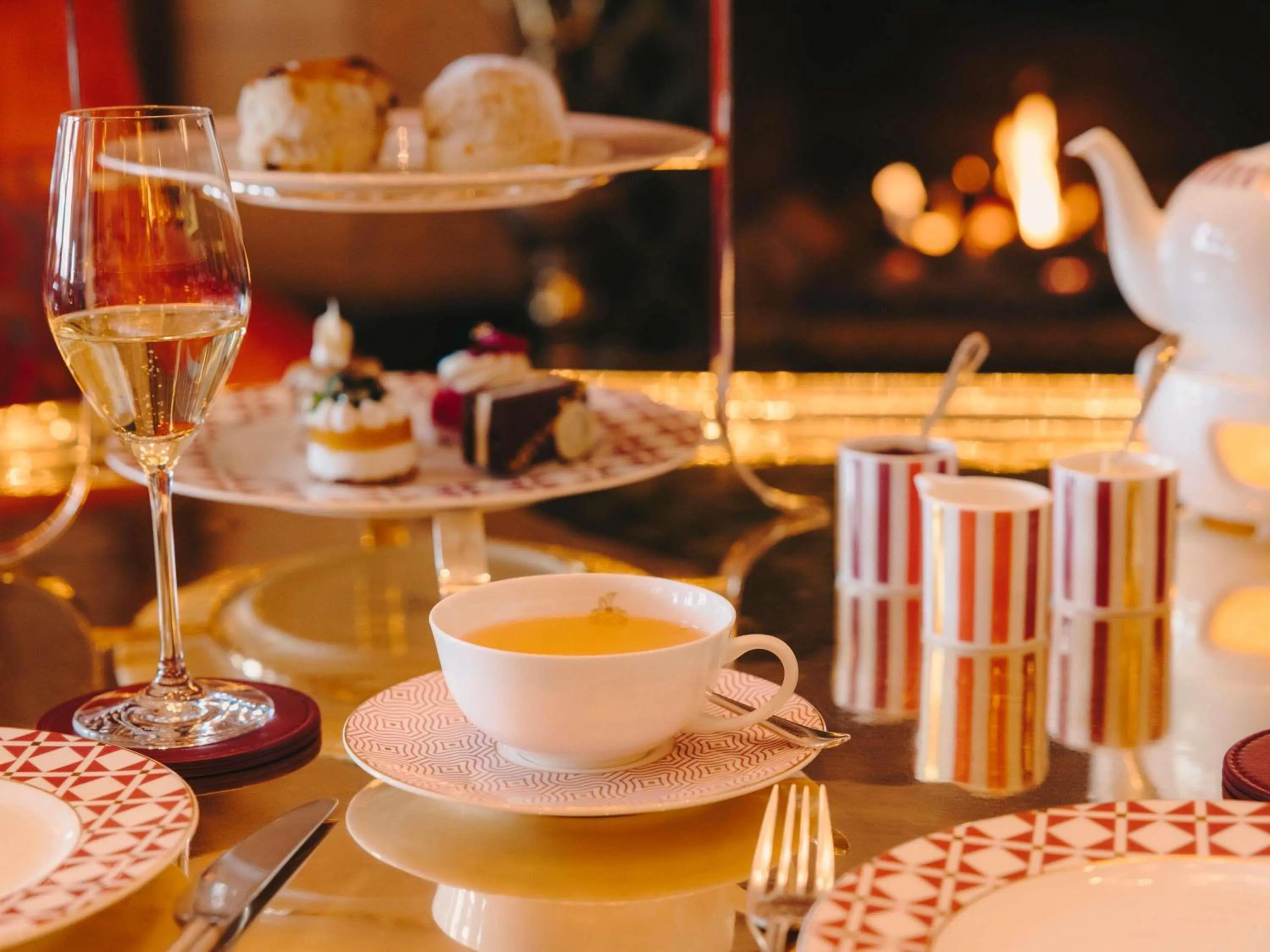 Restaurant/places to eat in Fairmont Hotel Vier Jahreszeiten