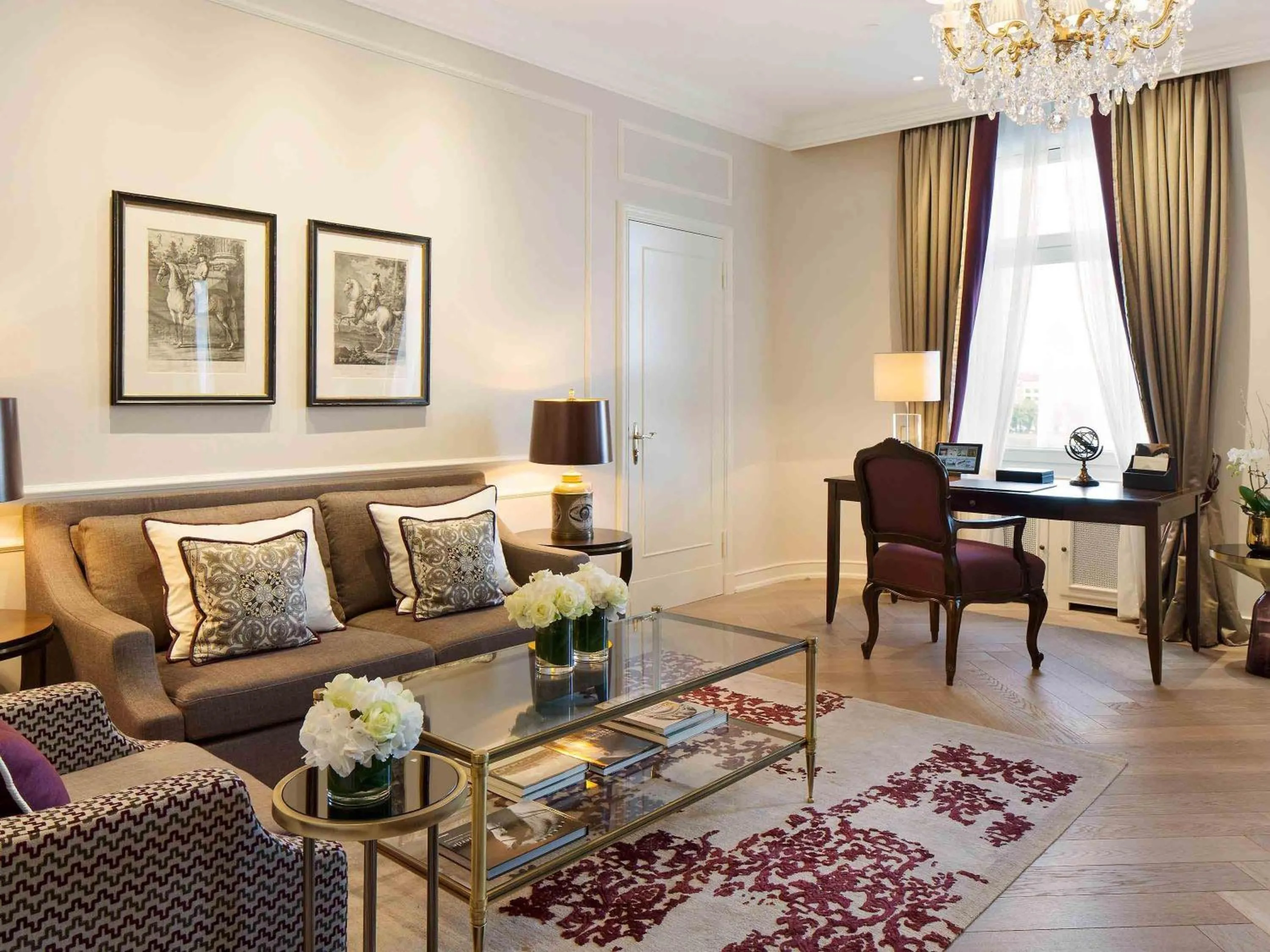 Photo of the whole room in Fairmont Hotel Vier Jahreszeiten