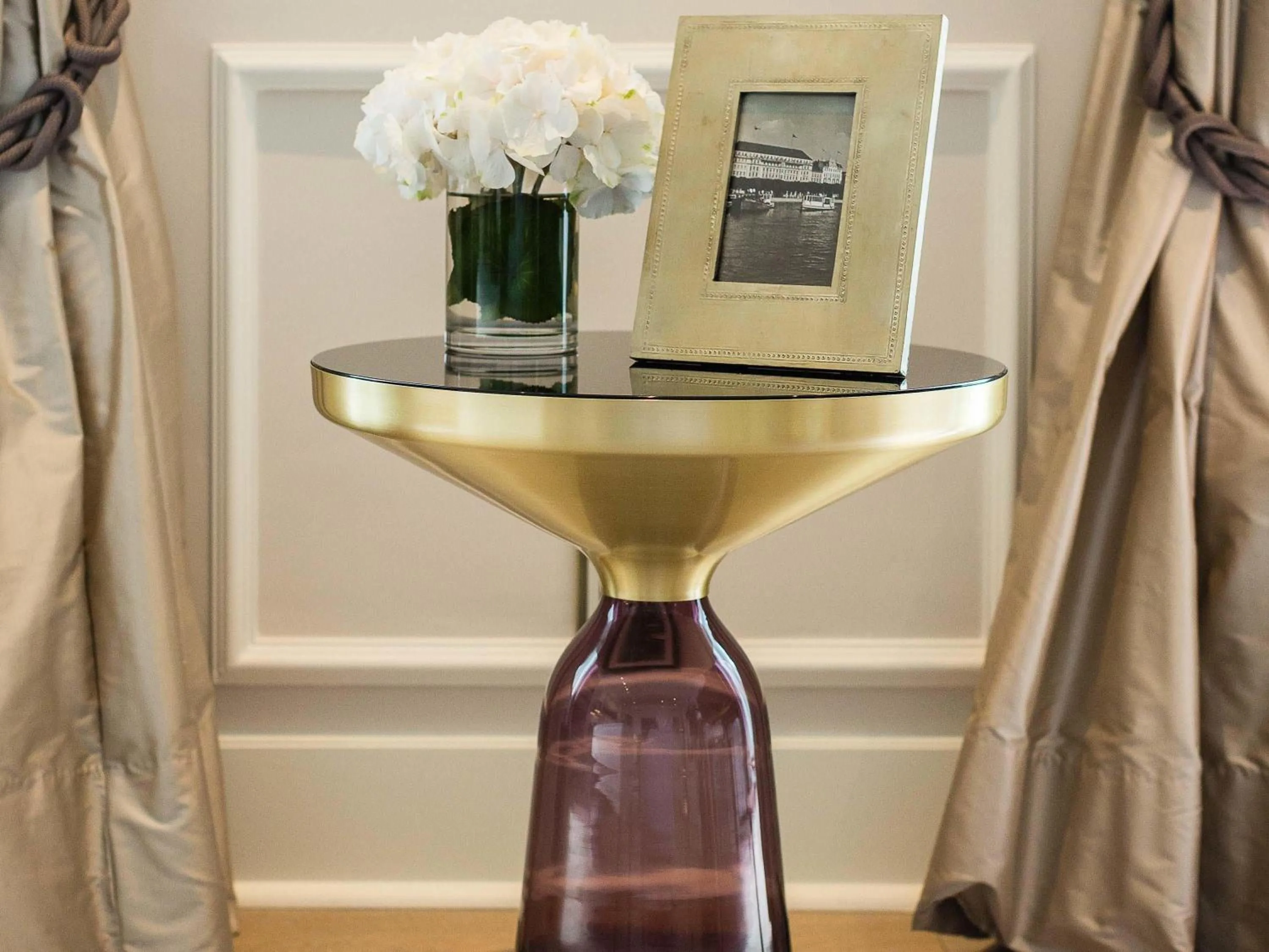 Bedroom in Fairmont Hotel Vier Jahreszeiten