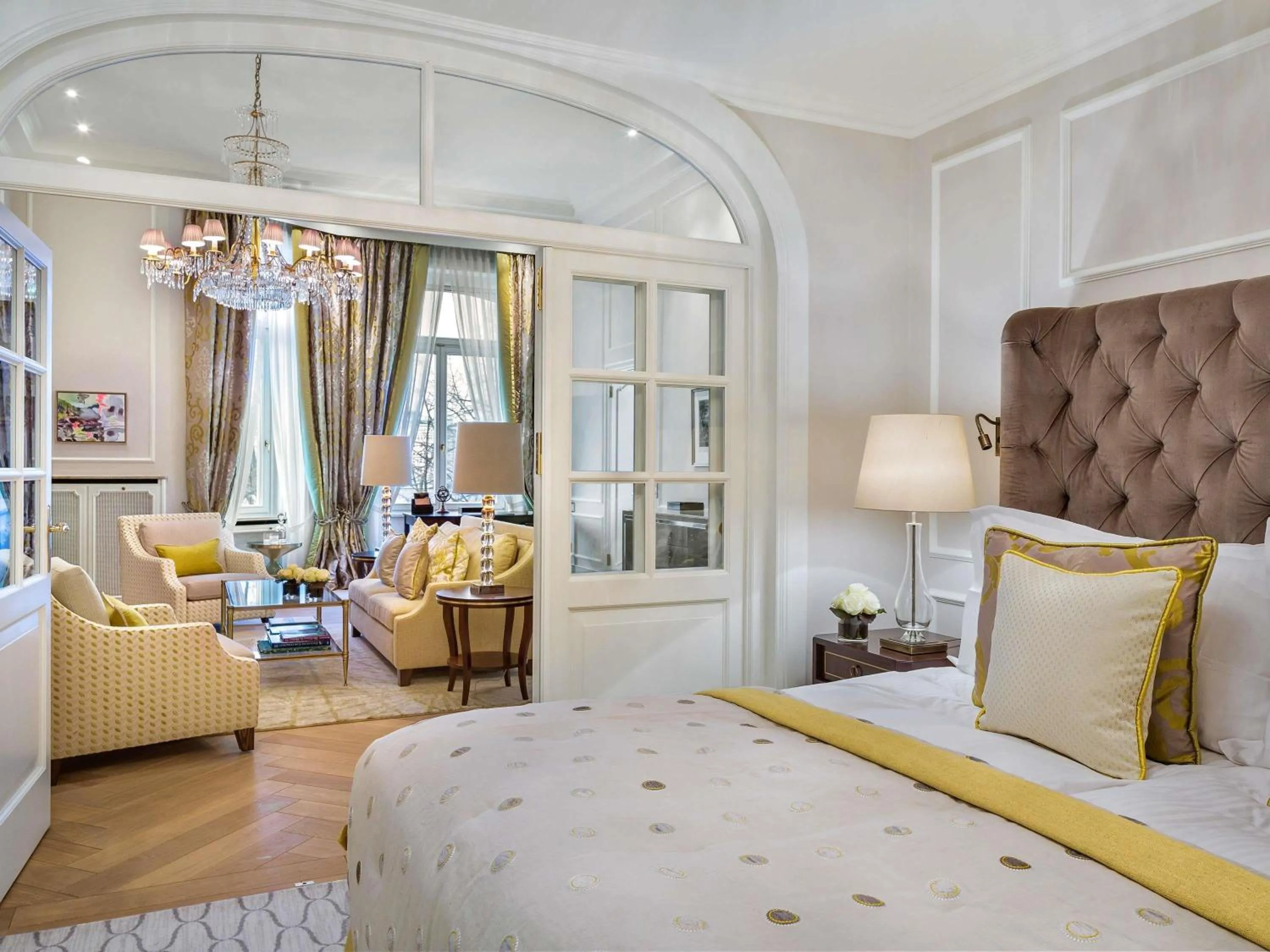 Bedroom, Bed in Fairmont Hotel Vier Jahreszeiten