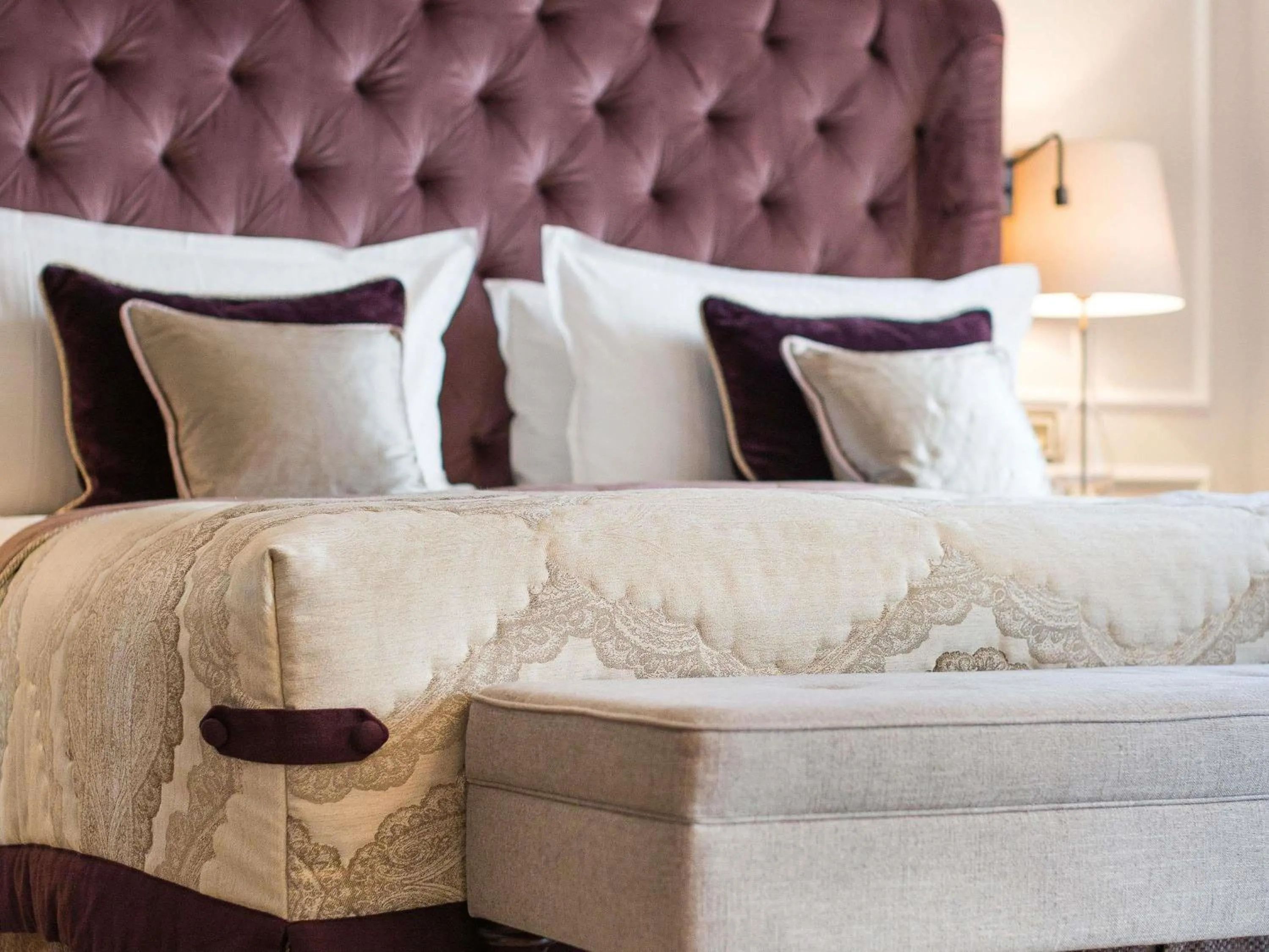 Bedroom, Bed in Fairmont Hotel Vier Jahreszeiten