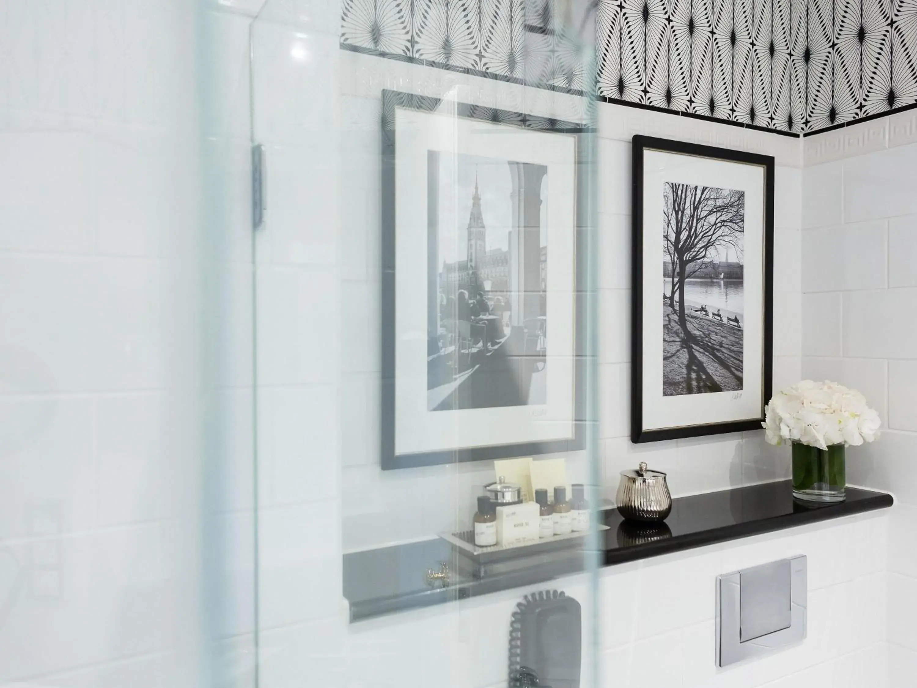 Junior Suite with Garden View in Fairmont Hotel Vier Jahreszeiten Junior Suite with Garden View in Fairmont Hotel Vier Jahreszeiten