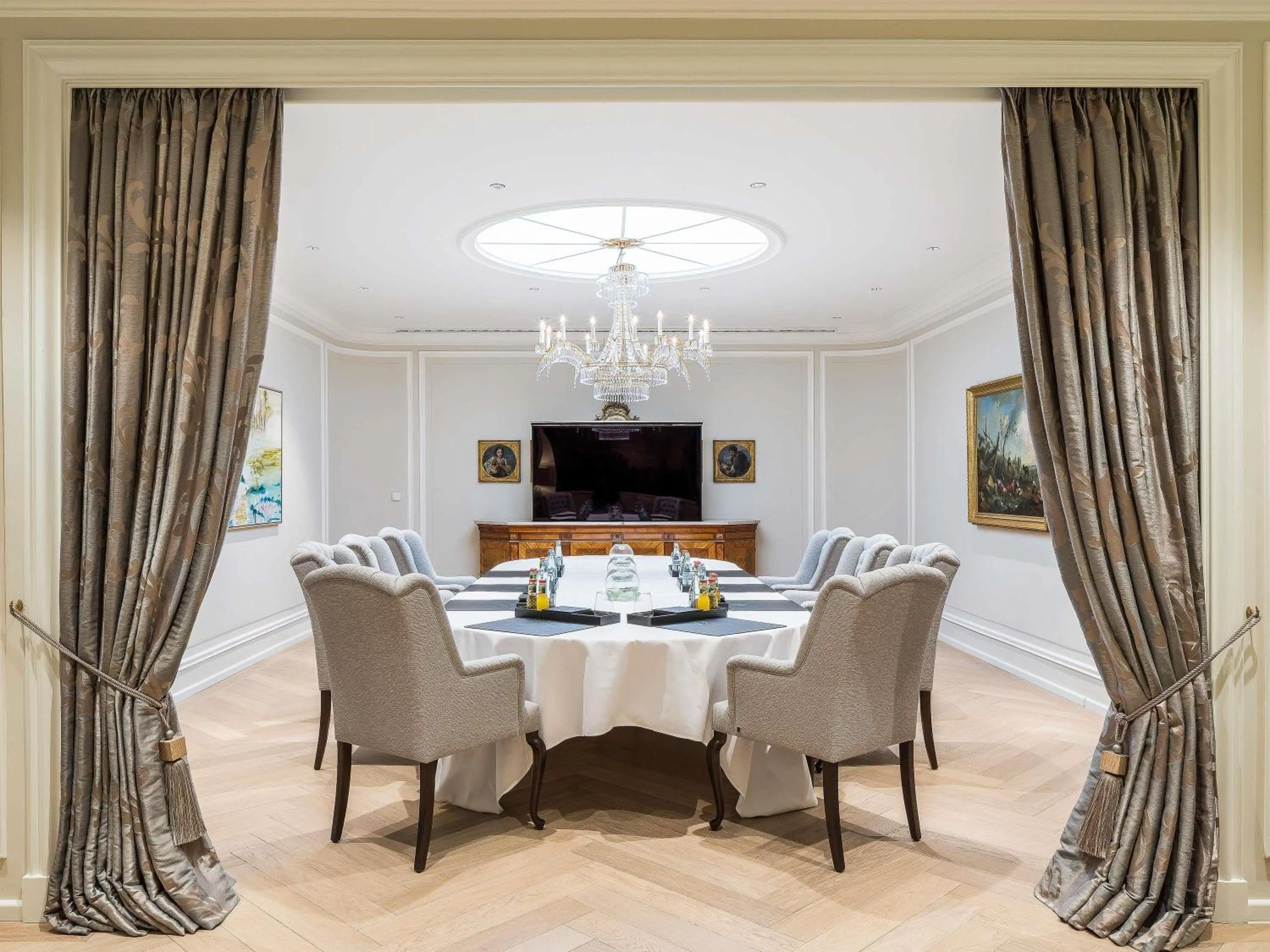 Meeting/conference room in Fairmont Hotel Vier Jahreszeiten