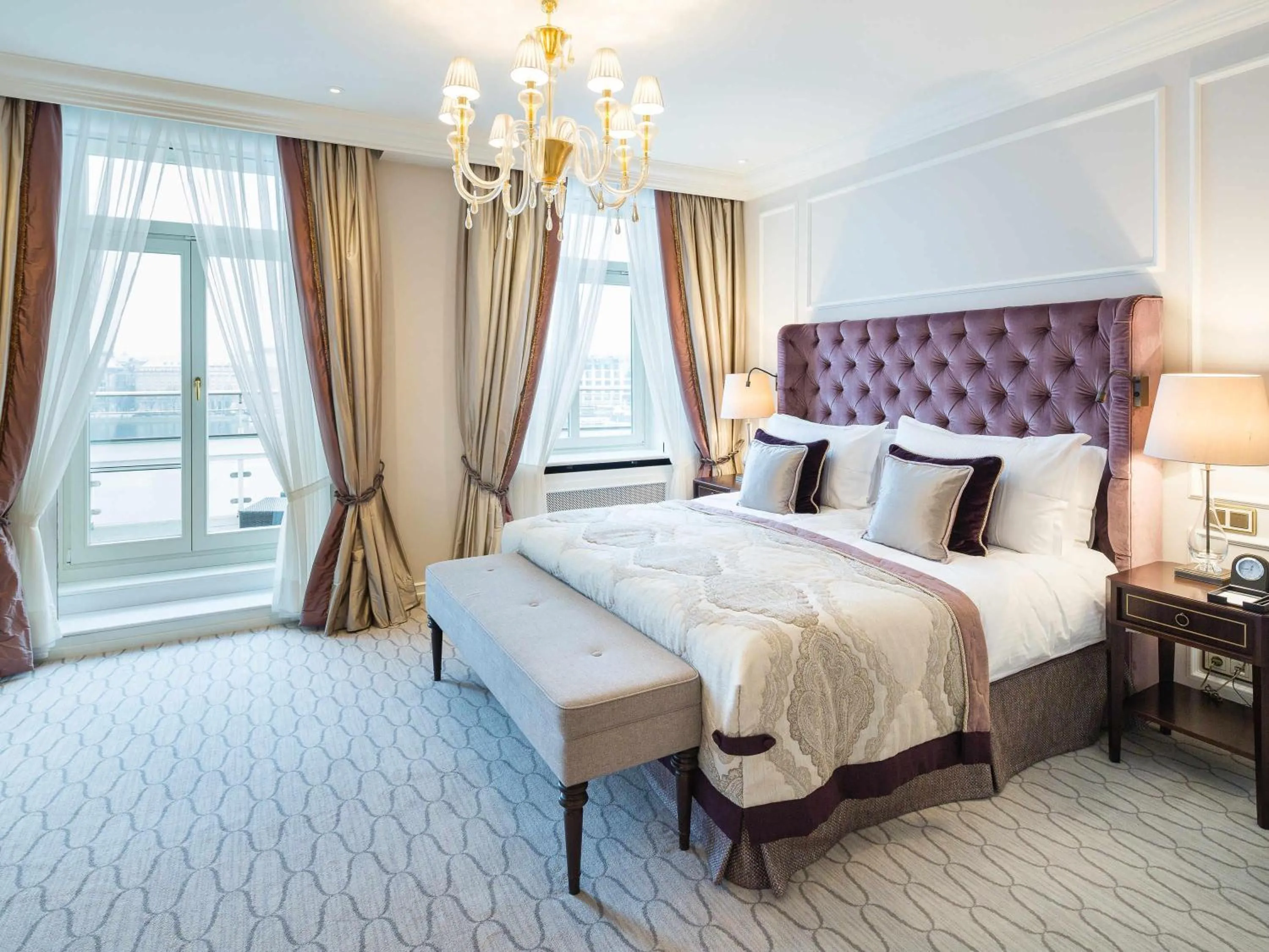 Bedroom, Bed in Fairmont Hotel Vier Jahreszeiten