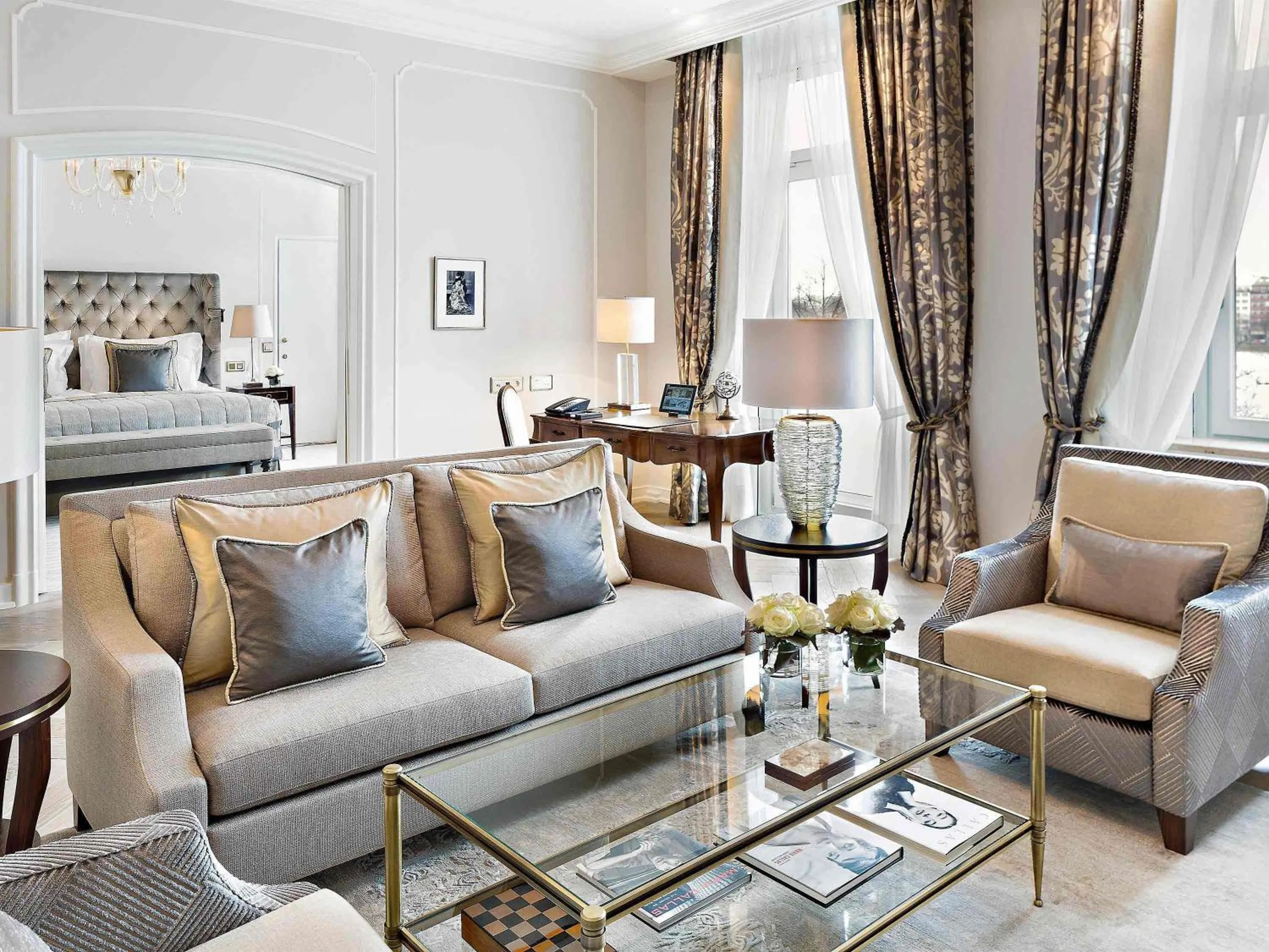 Bedroom in Fairmont Hotel Vier Jahreszeiten