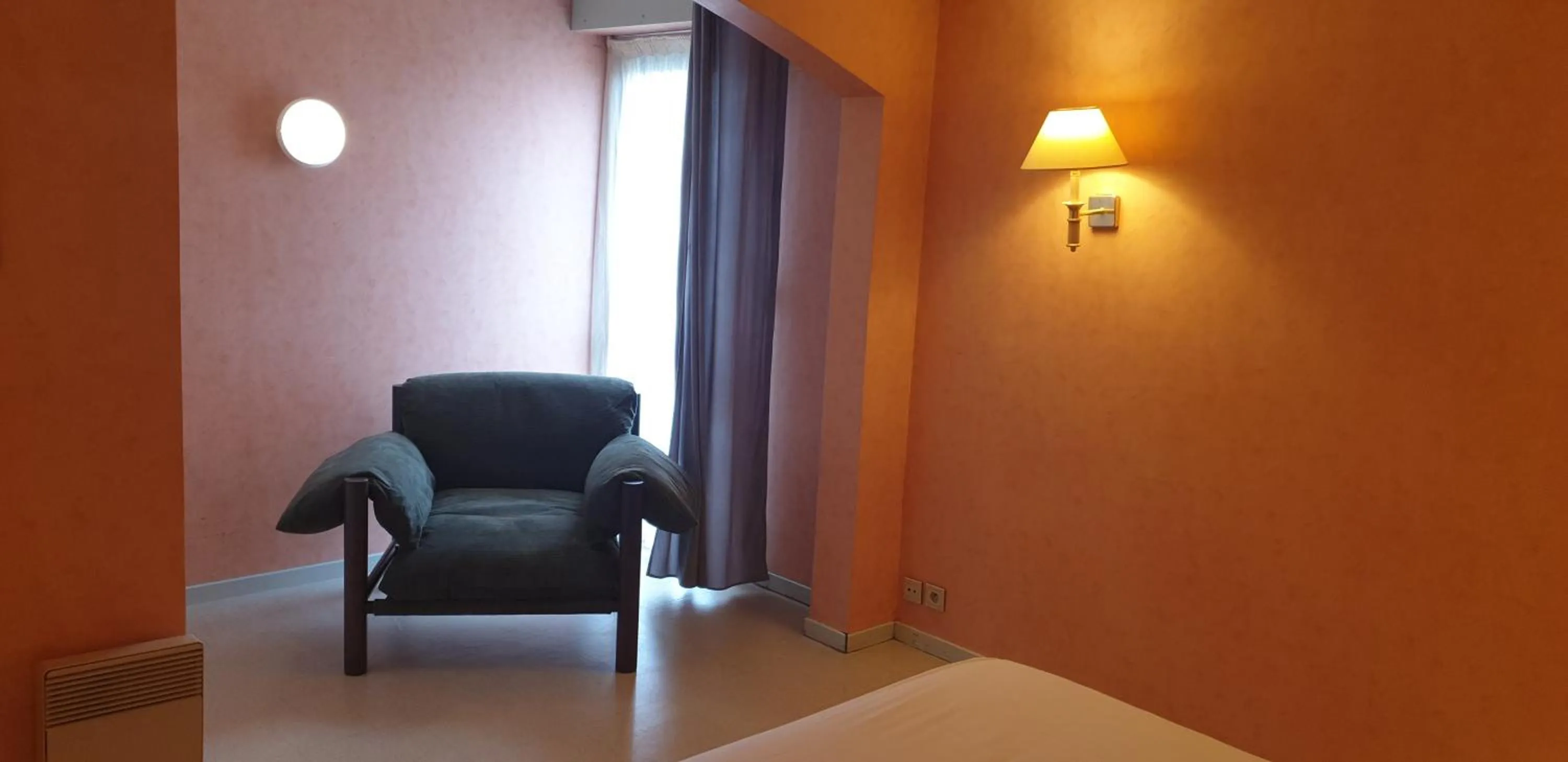 Bedroom in Logis L'Auberge Bourbonnaise