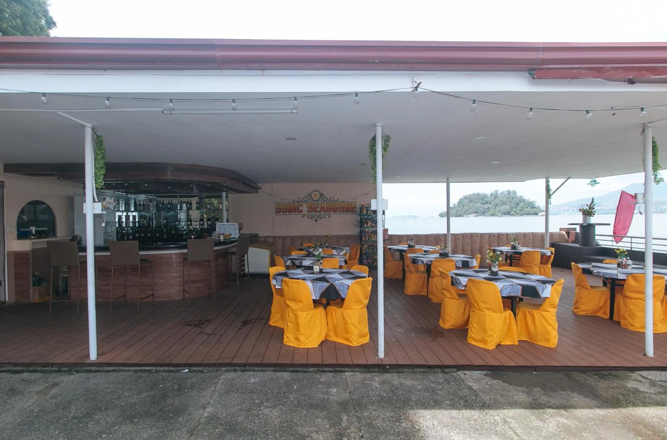 Restaurant/places to eat in RedDoorz Plus @ Seaborne Hotel Subic Zambales