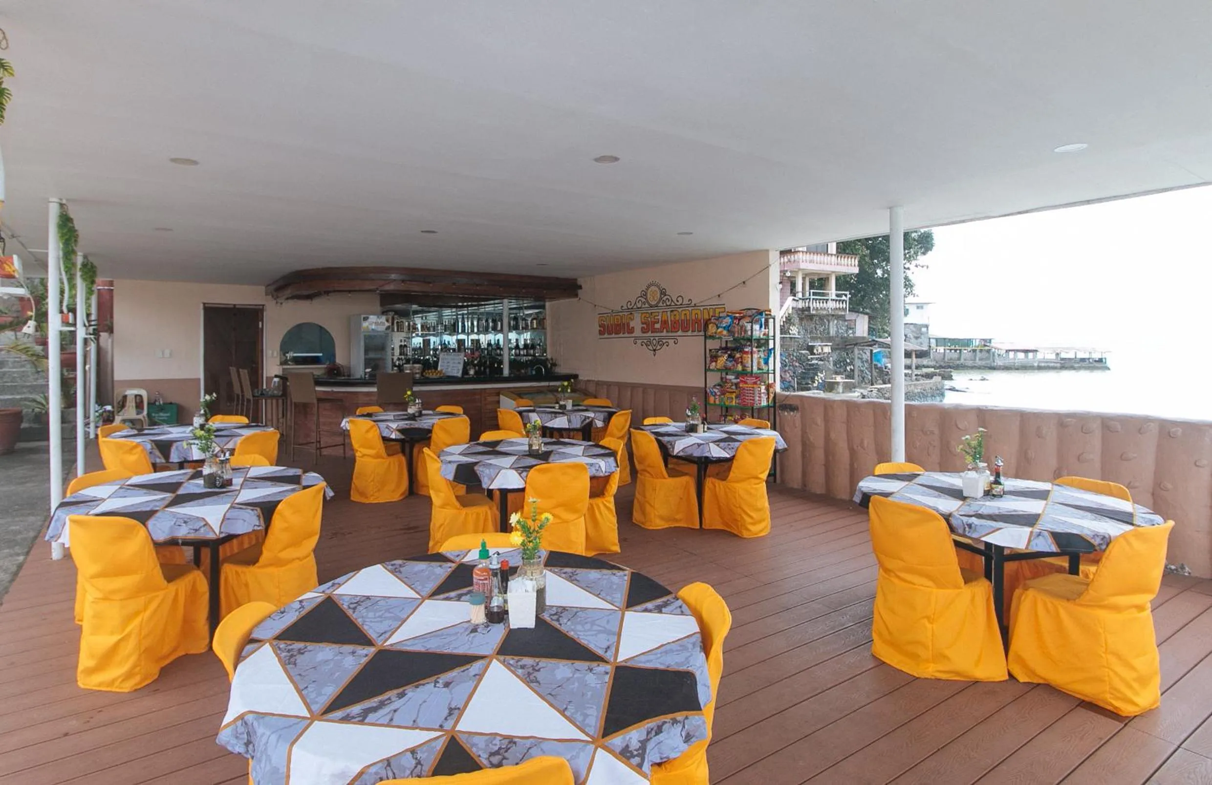 Restaurant/places to eat in RedDoorz Plus @ Seaborne Hotel Subic Zambales