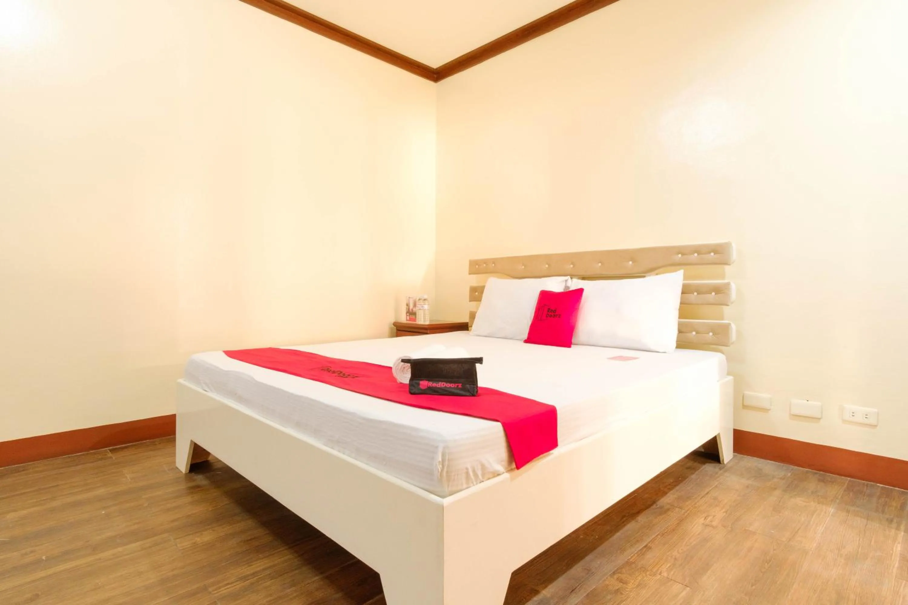 Bed in RedDoorz Plus @ Seaborne Hotel Subic Zambales