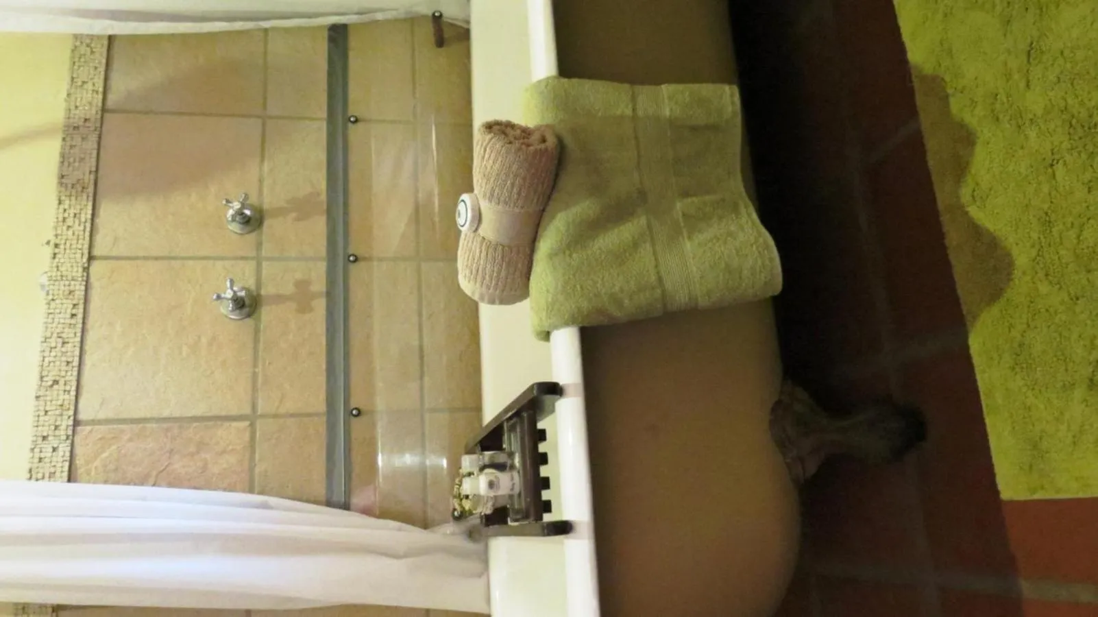 Bathroom, Bed in Ciara Guesthouse