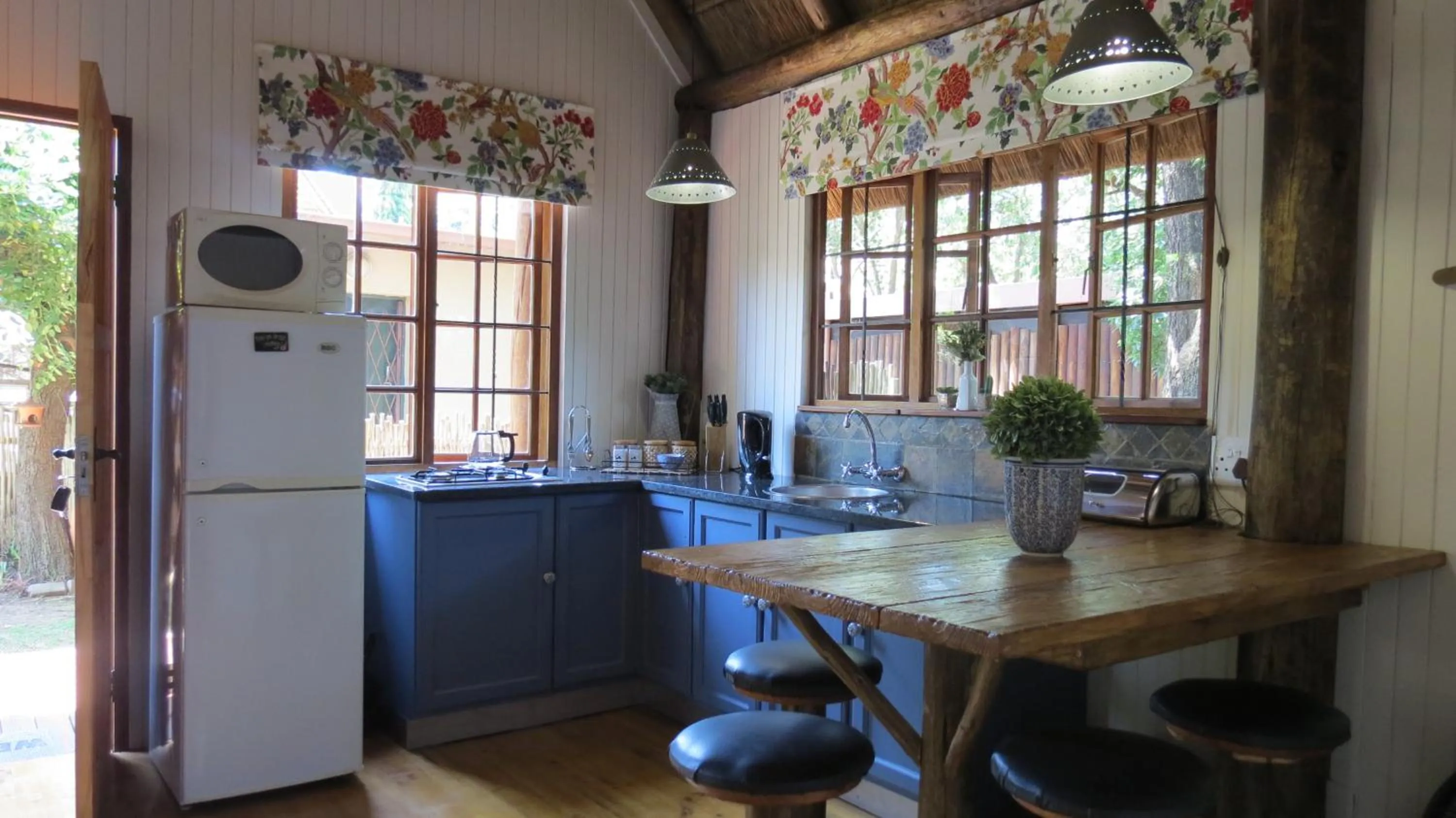 Kitchen or kitchenette in Ciara Guesthouse
