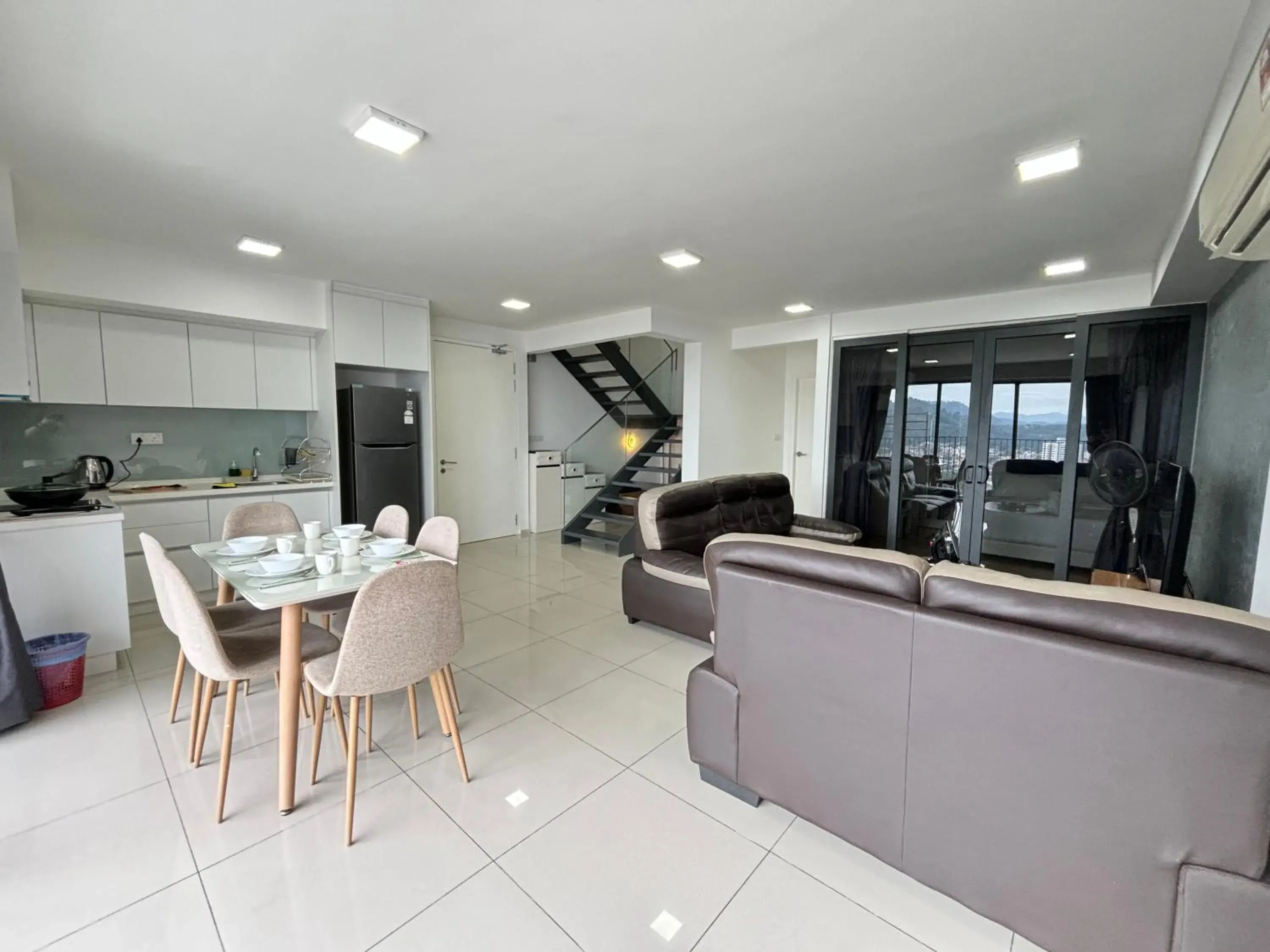 Three-Bedroom Suite in Minsu (Ekocheras) Three-Bedroom Suite in Minsu (Ekocheras)