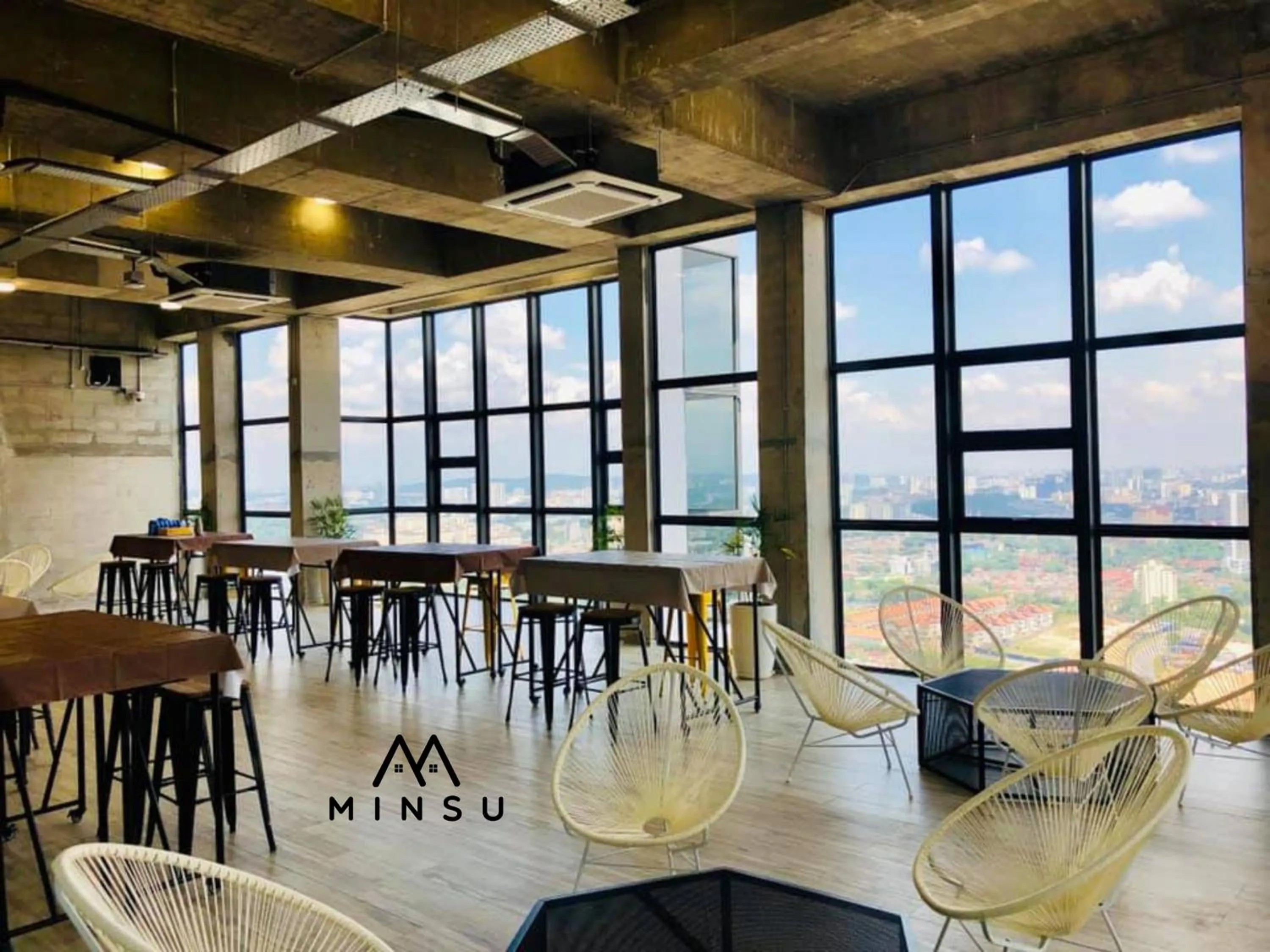 Lounge or bar in Minsu (Ekocheras)