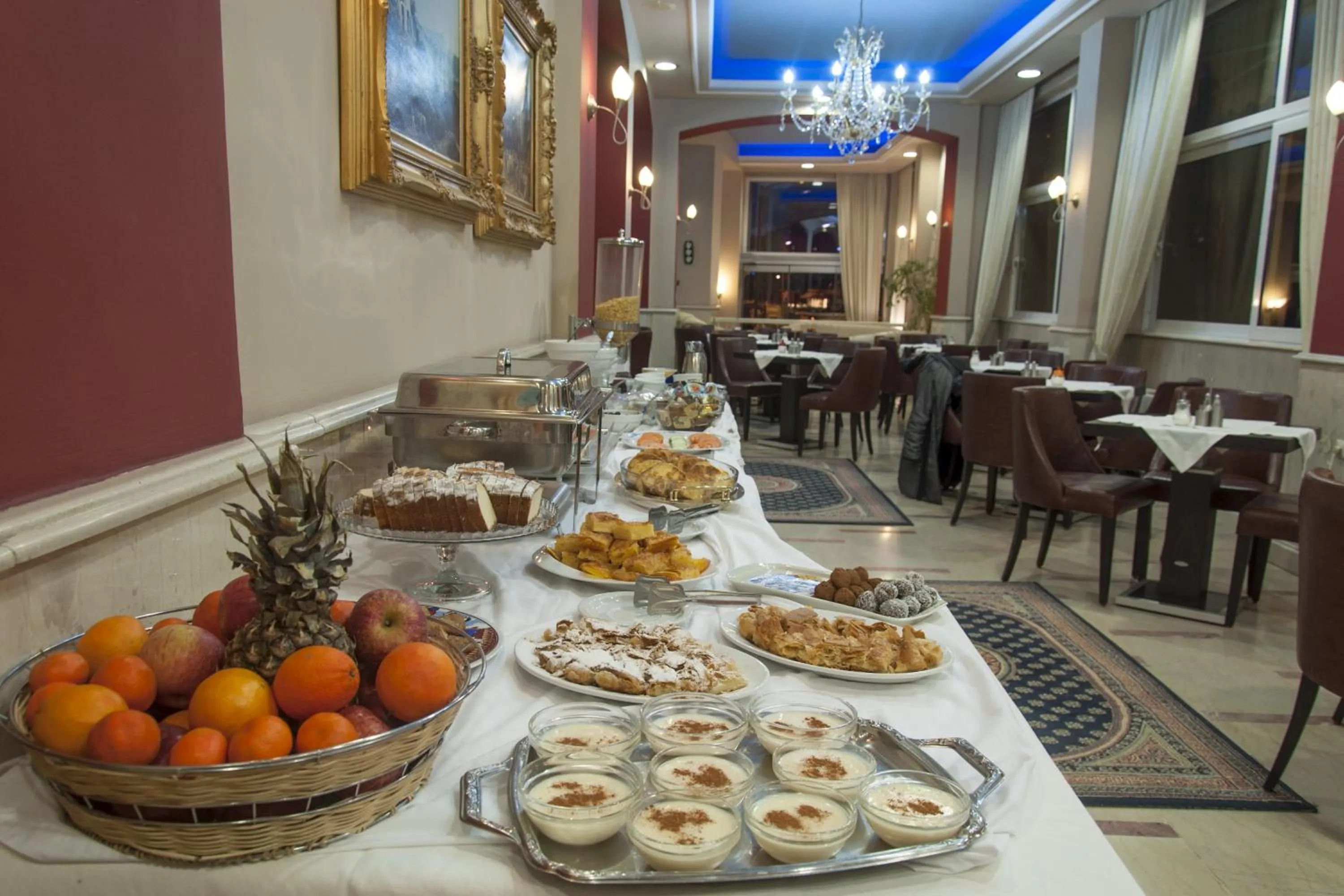 Restaurant/places to eat in Hotel Marianna