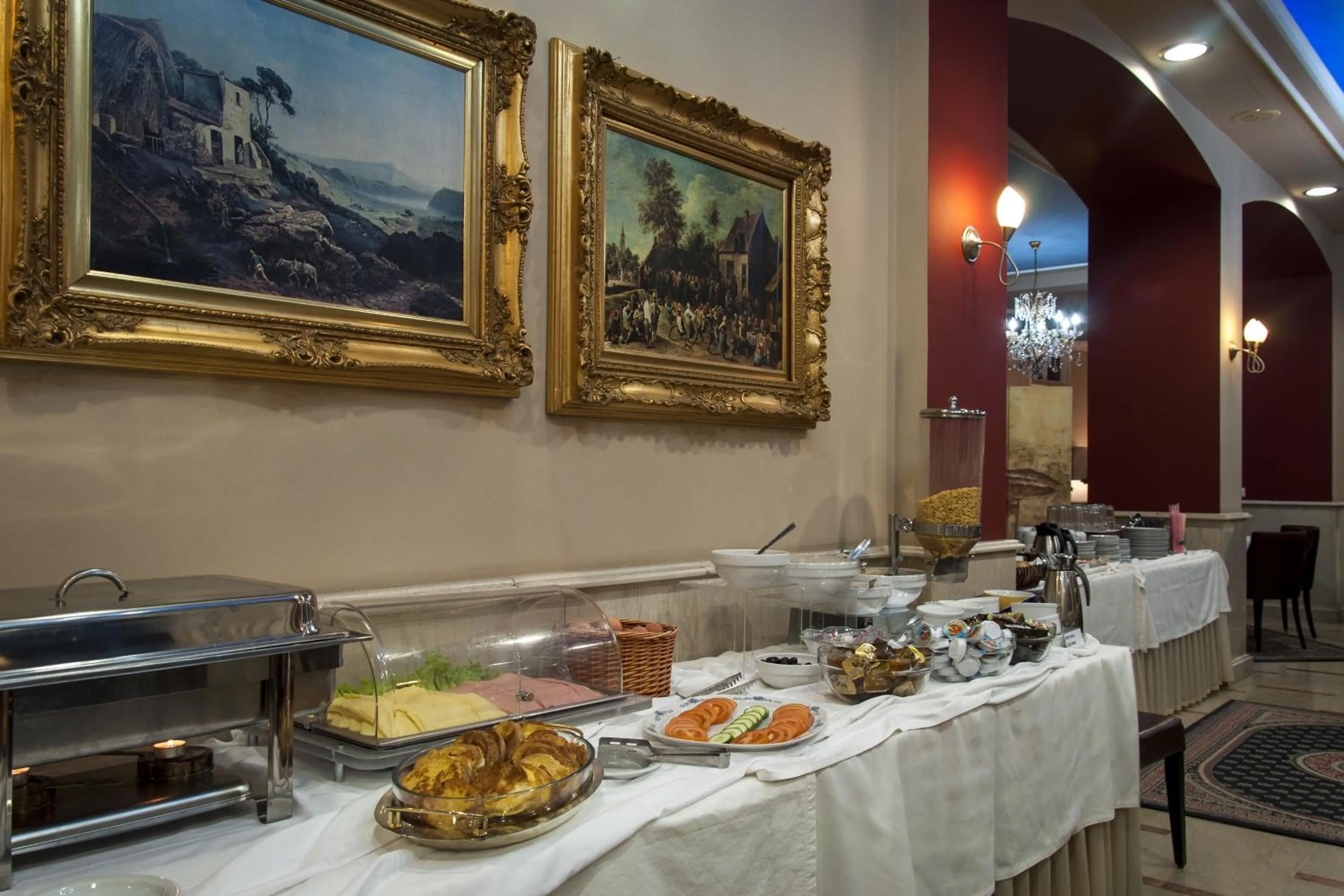 Restaurant/places to eat in Hotel Marianna