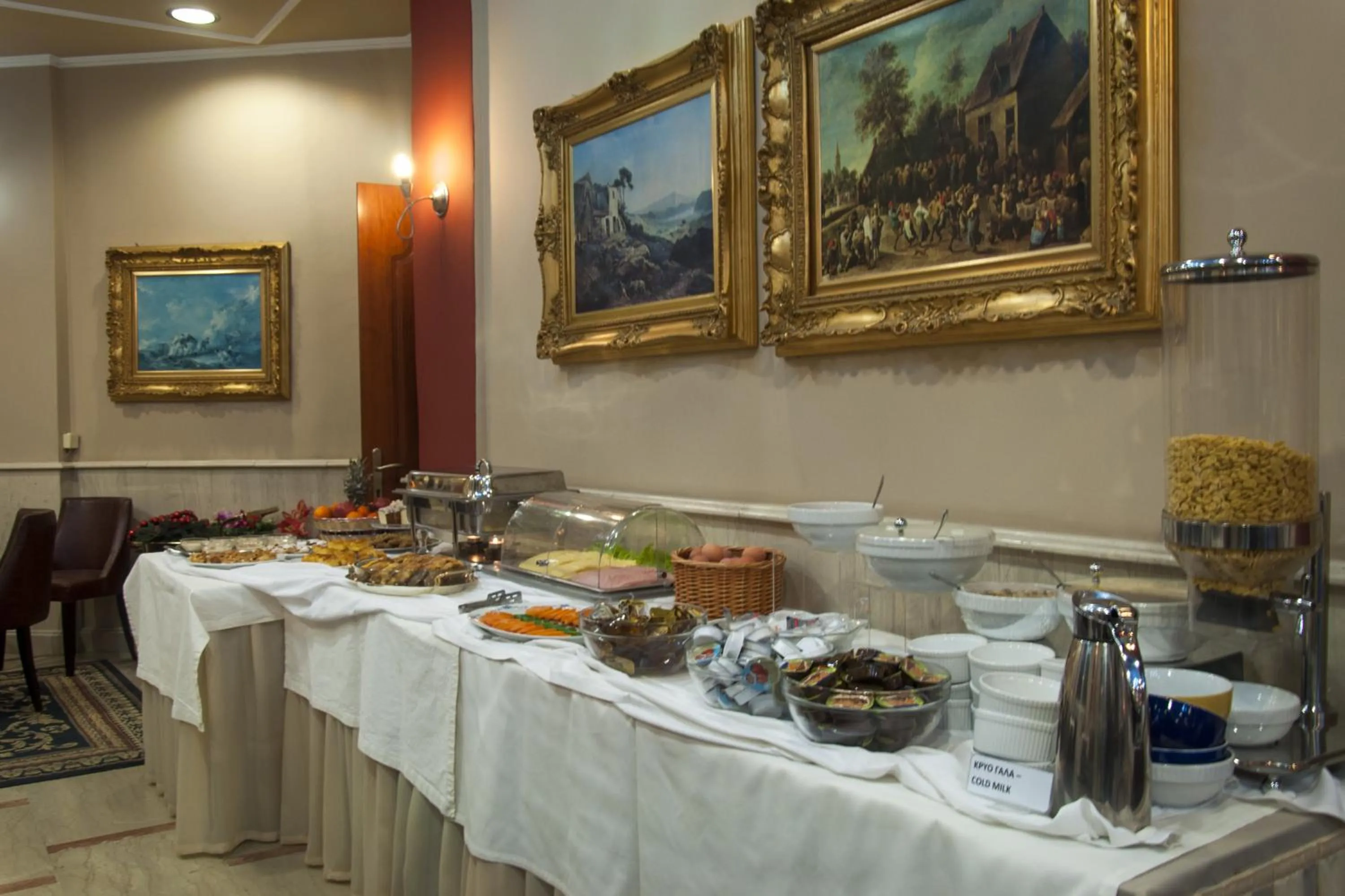 Restaurant/places to eat in Hotel Marianna