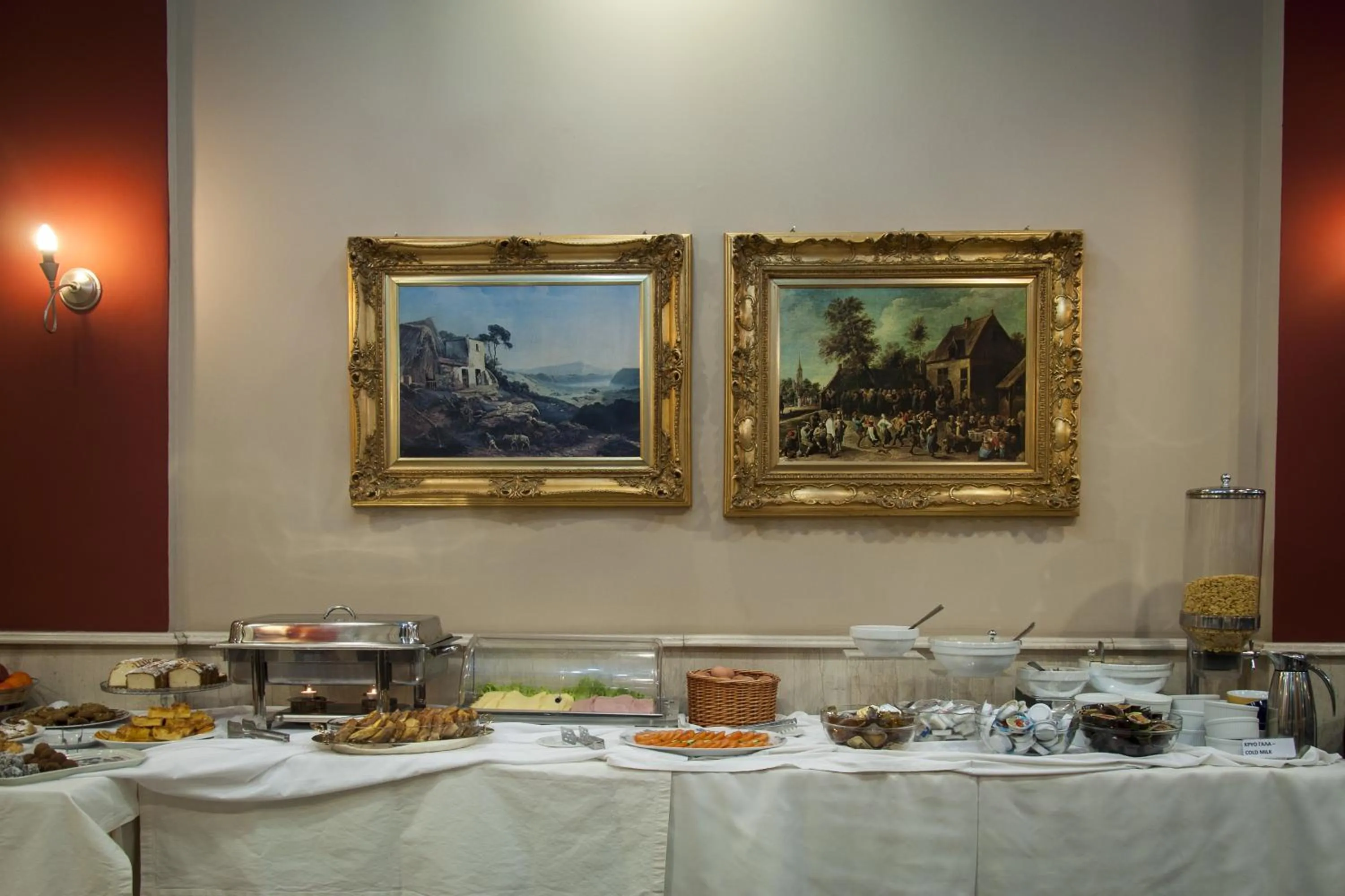 Restaurant/places to eat in Hotel Marianna