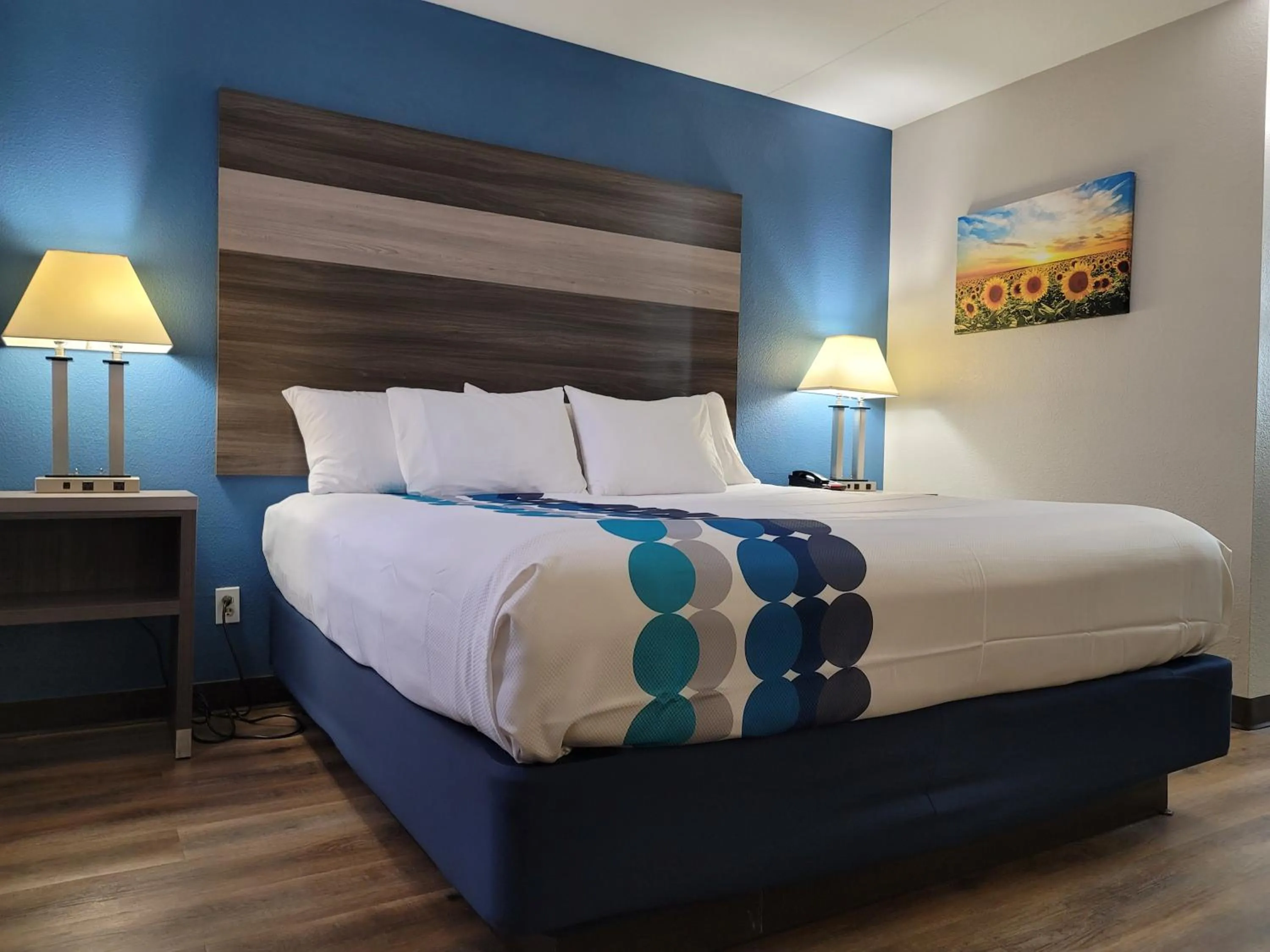 Bed in Wingate by Wyndham Wichita Airport
