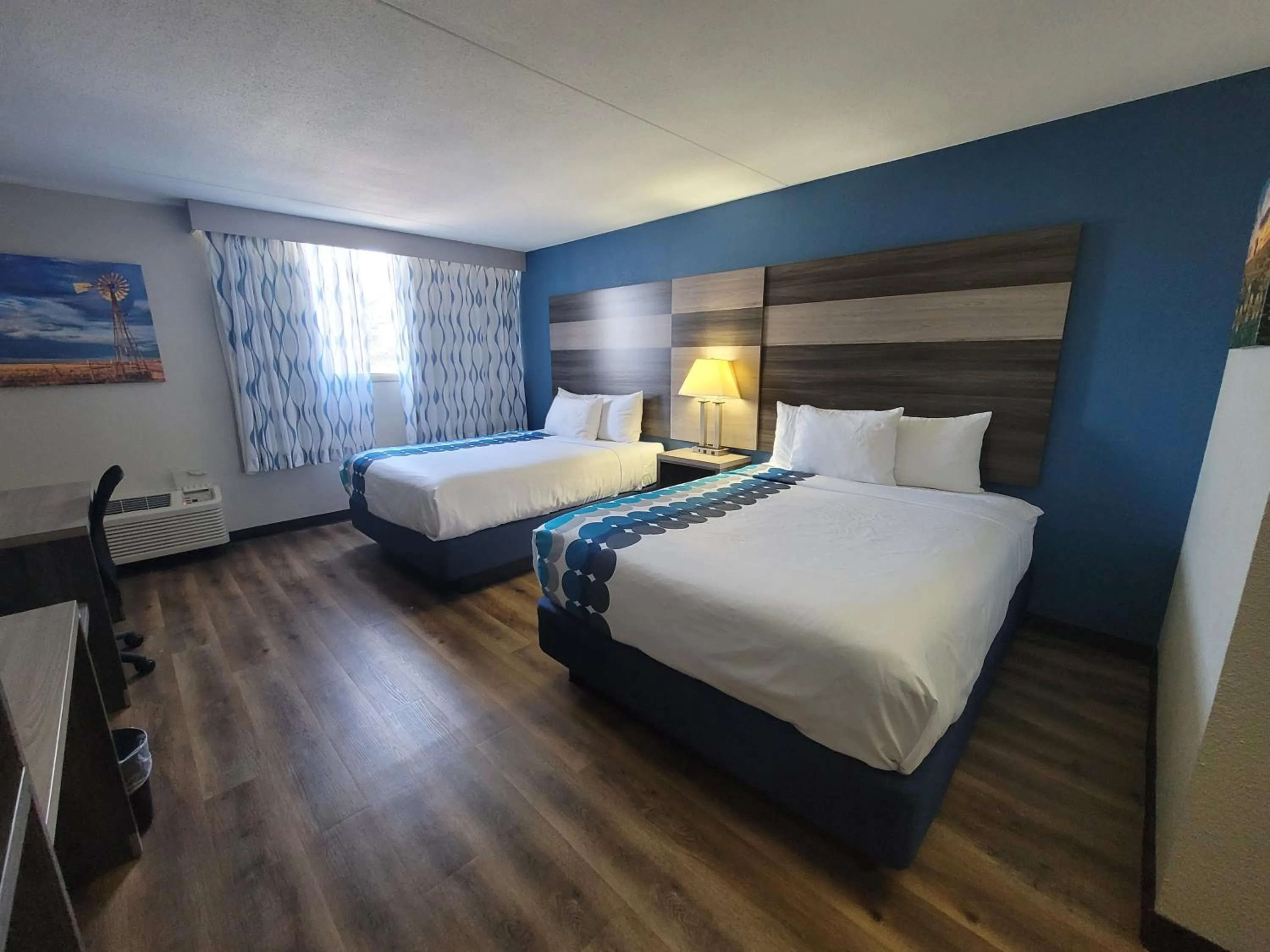 Bed in Wingate by Wyndham Wichita Airport