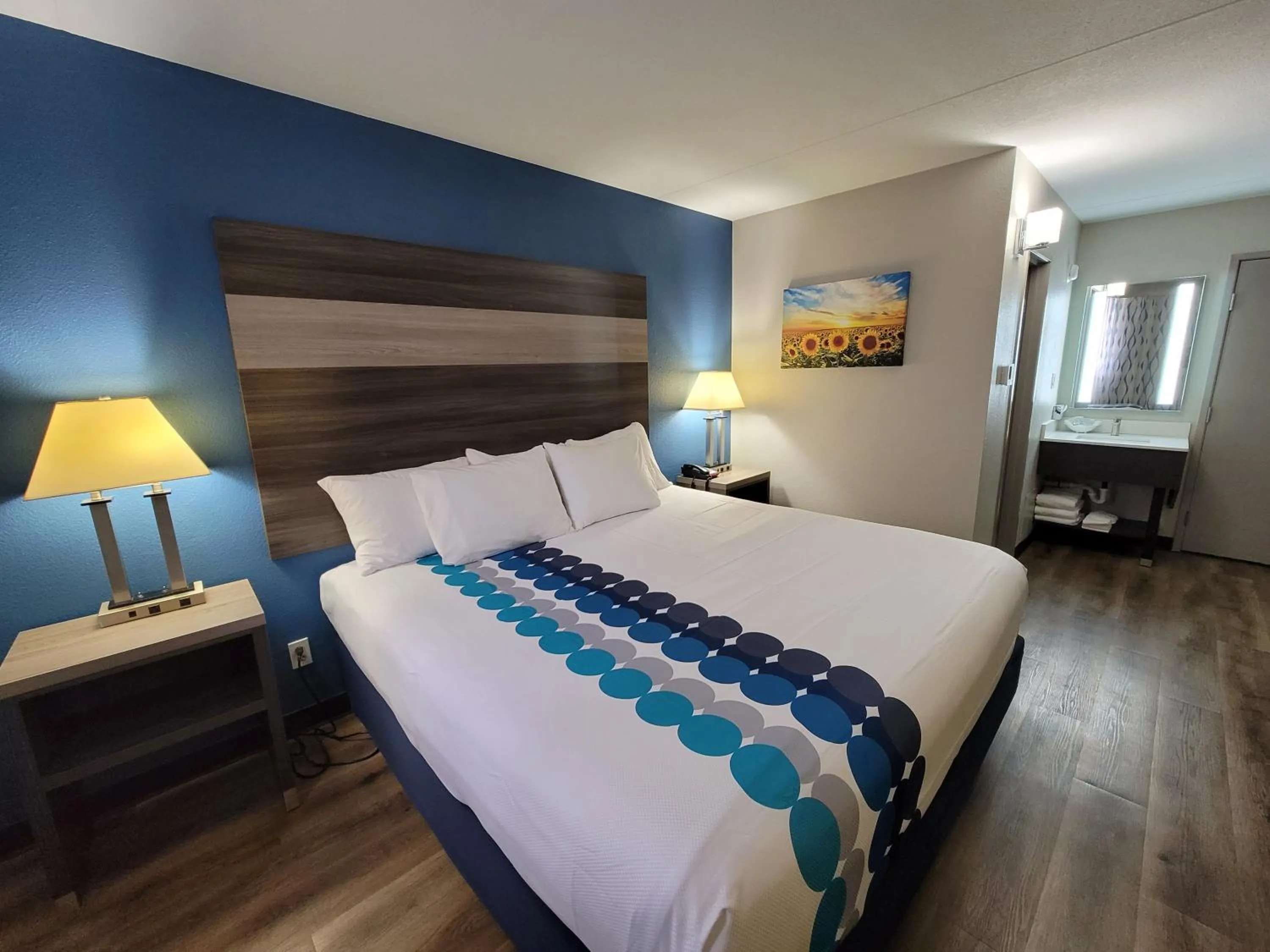 Bed in Wingate by Wyndham Wichita Airport