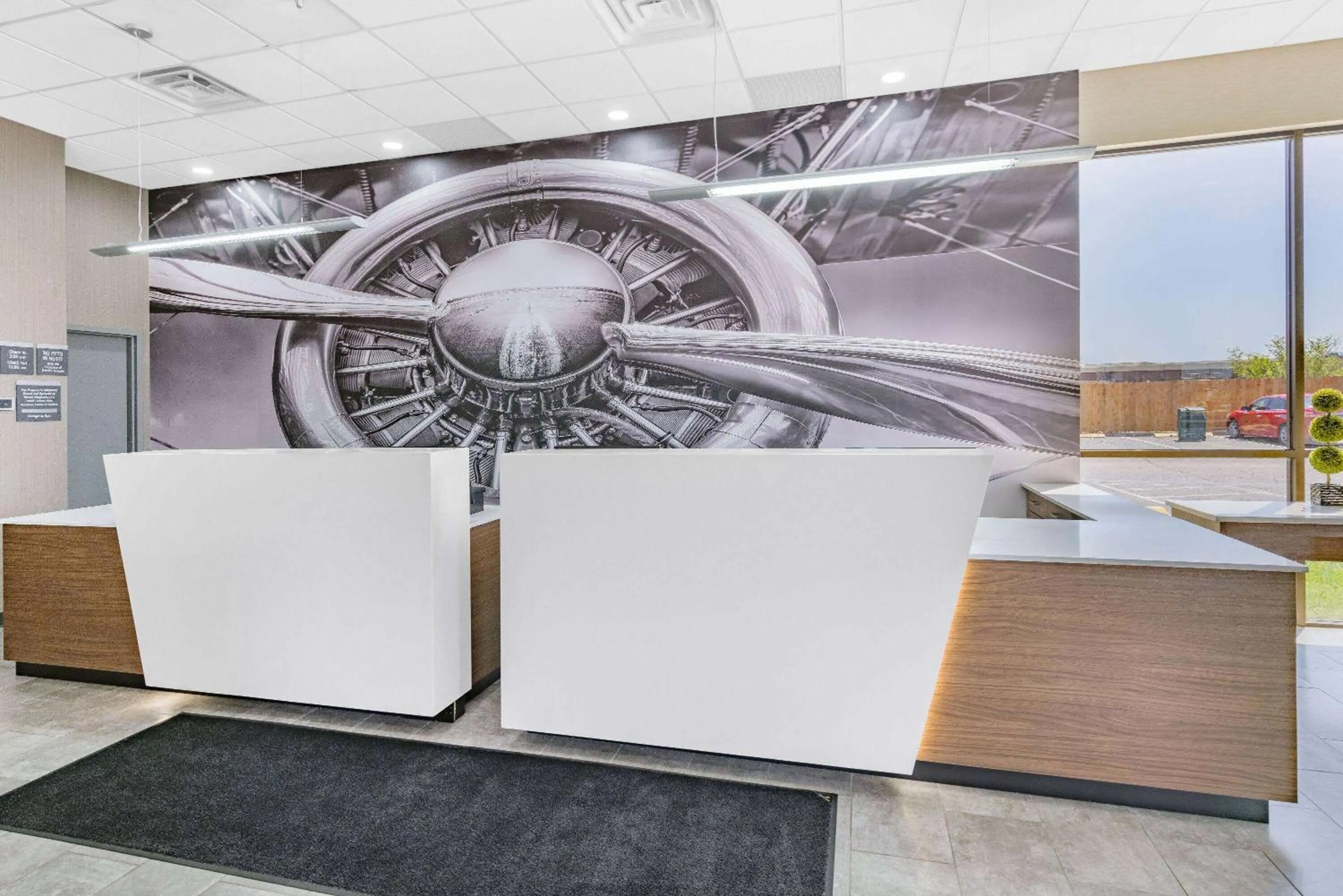 Lobby or reception in Wingate by Wyndham Wichita Airport